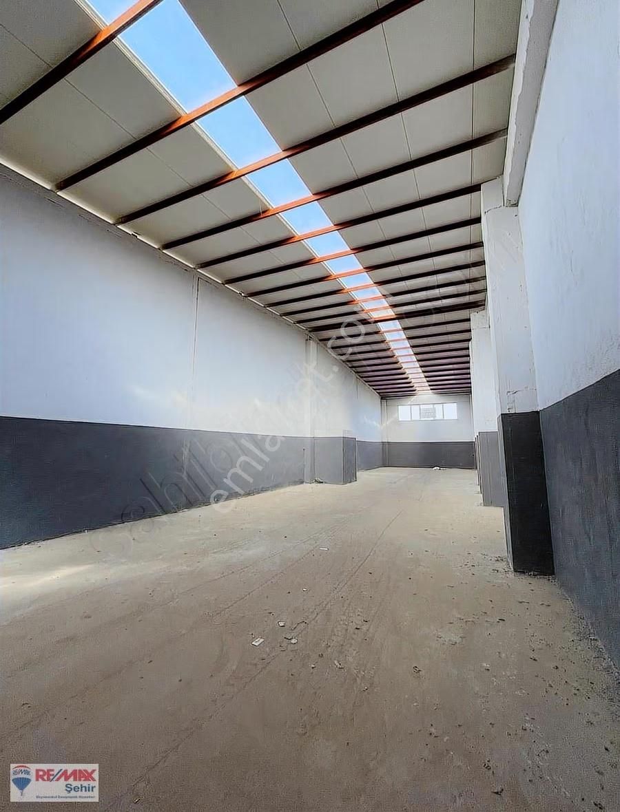 Yalova Remax Şehirden Çiftlikköy Sanayi Sitesinde Kiralık Dükkan - Görsel 8
