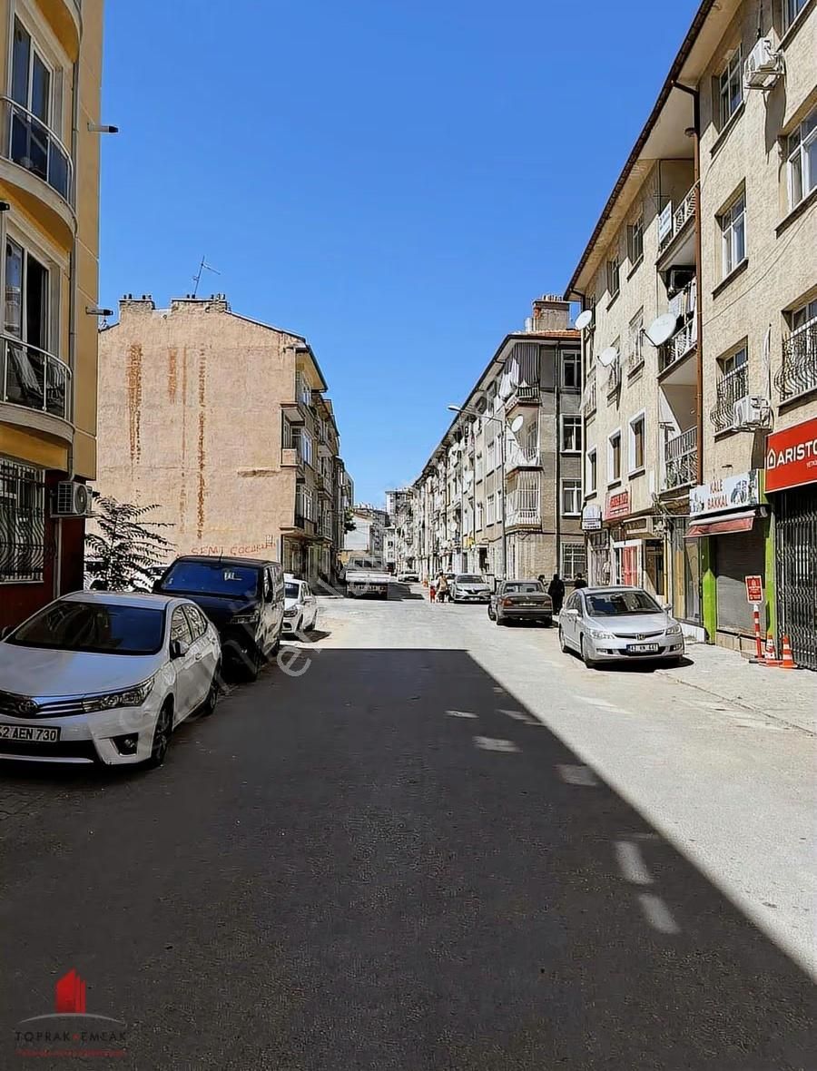 İhsaniyede Hesaplı Arakat 3+1 Satılık Daire