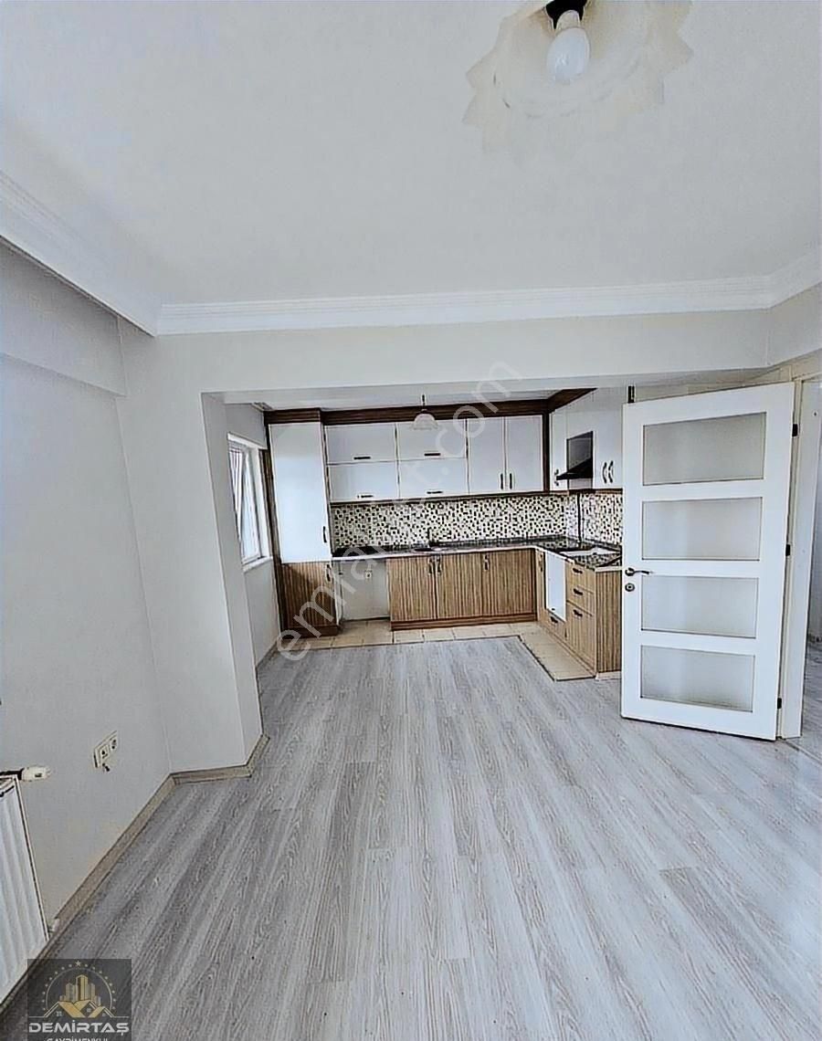 Selcukbeyde Kiralik Arakat Daire - Görsel 8