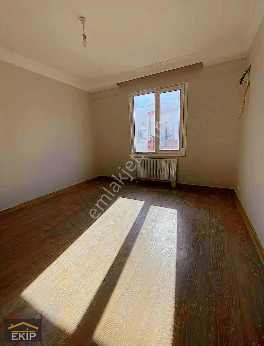 Ekip'den Ana Cadde Üzerinde İskanlı Kapalı Otoparklı 185 M2 4+1 - Görsel 11