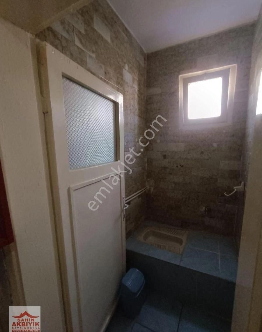 Bayraklı Cengizhan Mah 2+1 K.mutfak 75m2 - Görsel 24