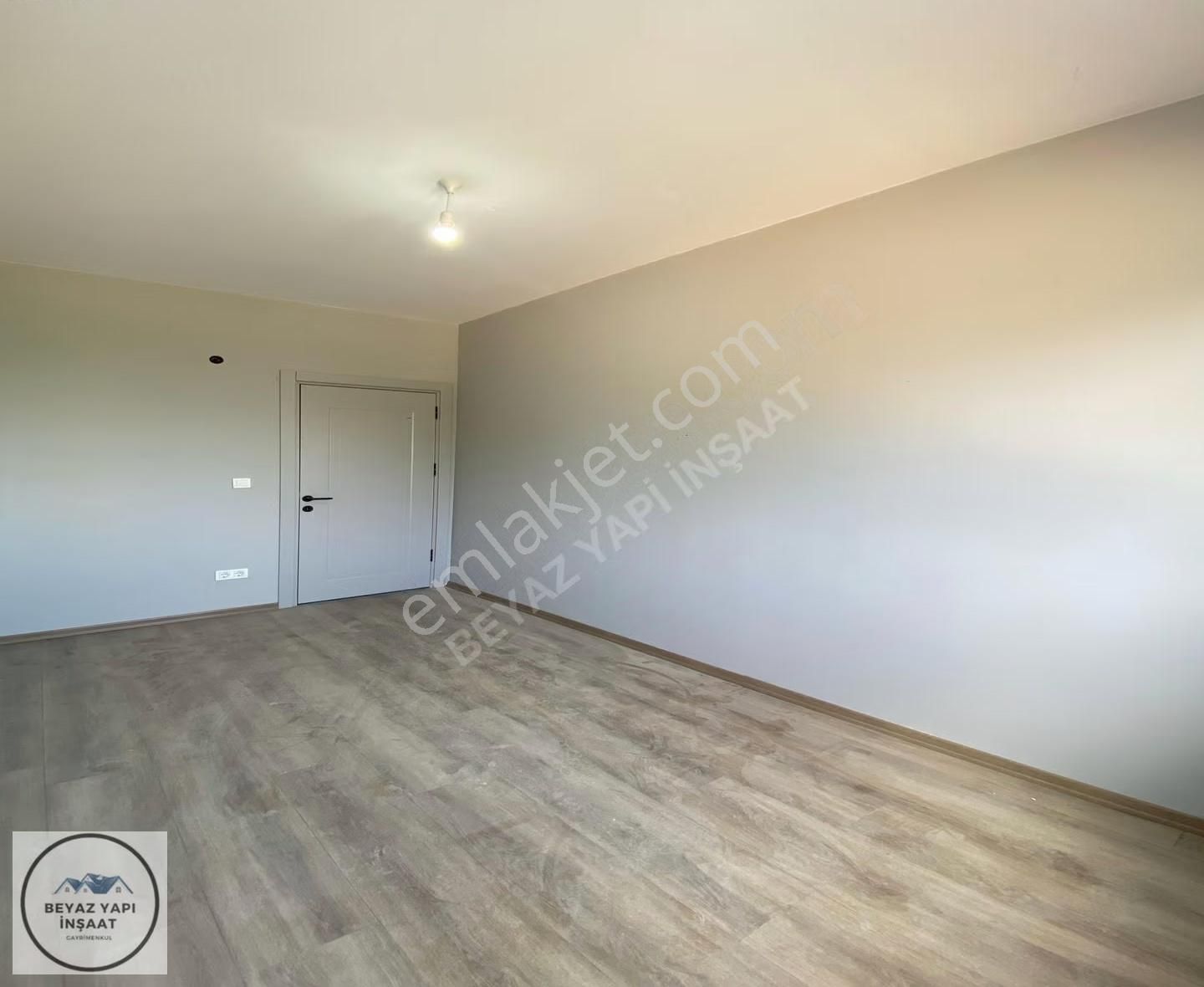 Beyaz Yapıdan Site İçerisin'de Açık/kapalı Otoparklı 3+1 Ara Kat - Görsel 13