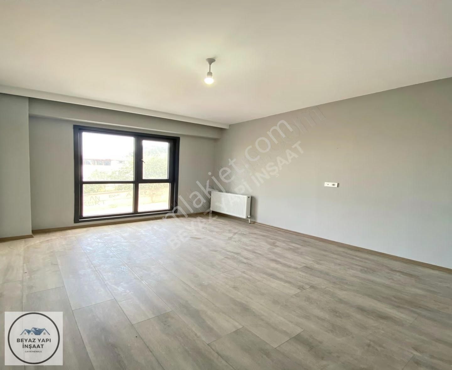 Beyaz Yapıdan Site İçerisin'de Açık/kapalı Otoparklı 3+1 Ara Kat - Görsel 12