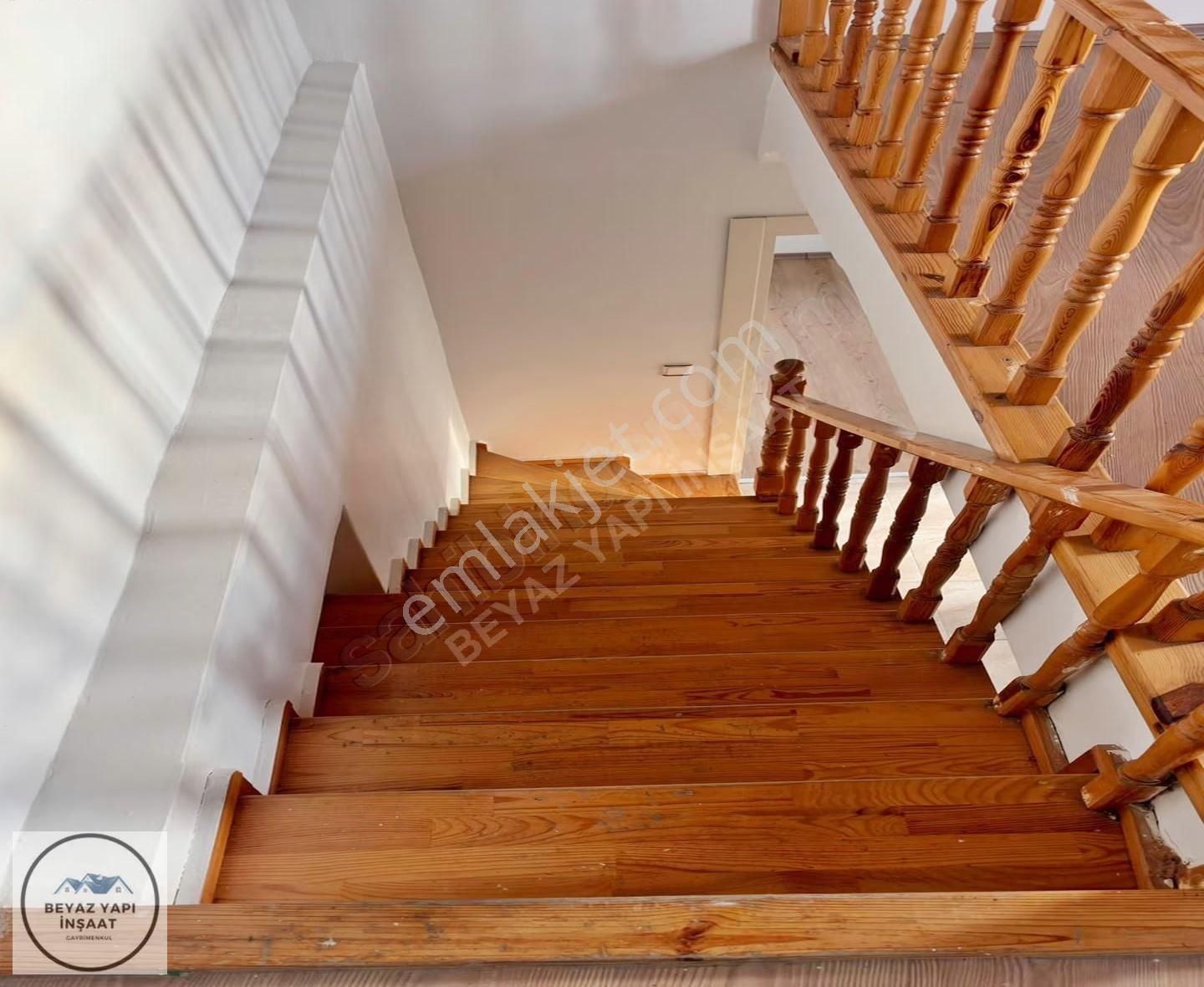 Beyaz Yapıdan Aile Yaşamına Uygun Geniş Terasıyla 3+1 Üst Dublex - Görsel 20