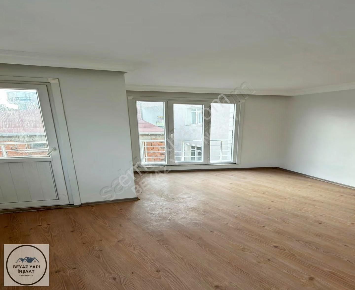 Beyaz Yapıdan Aile Yaşamına Uygun Geniş Terasıyla 3+1 Üst Dublex - Görsel 29
