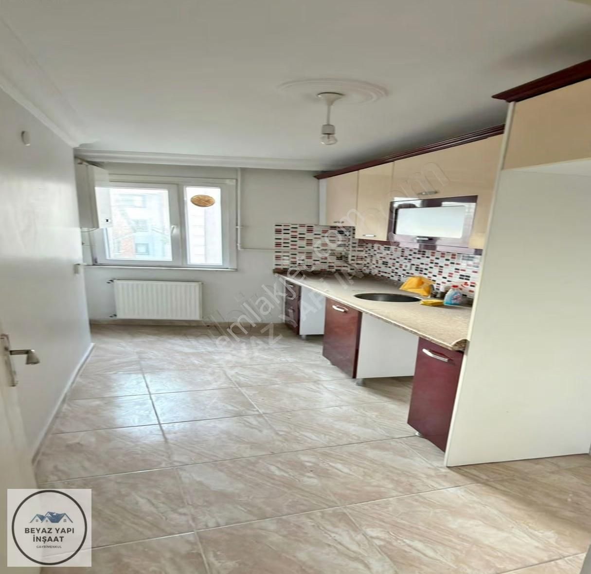Beyaz Yapıdan Aile Yaşamına Uygun Geniş Terasıyla 3+1 Üst Dublex - Görsel 13