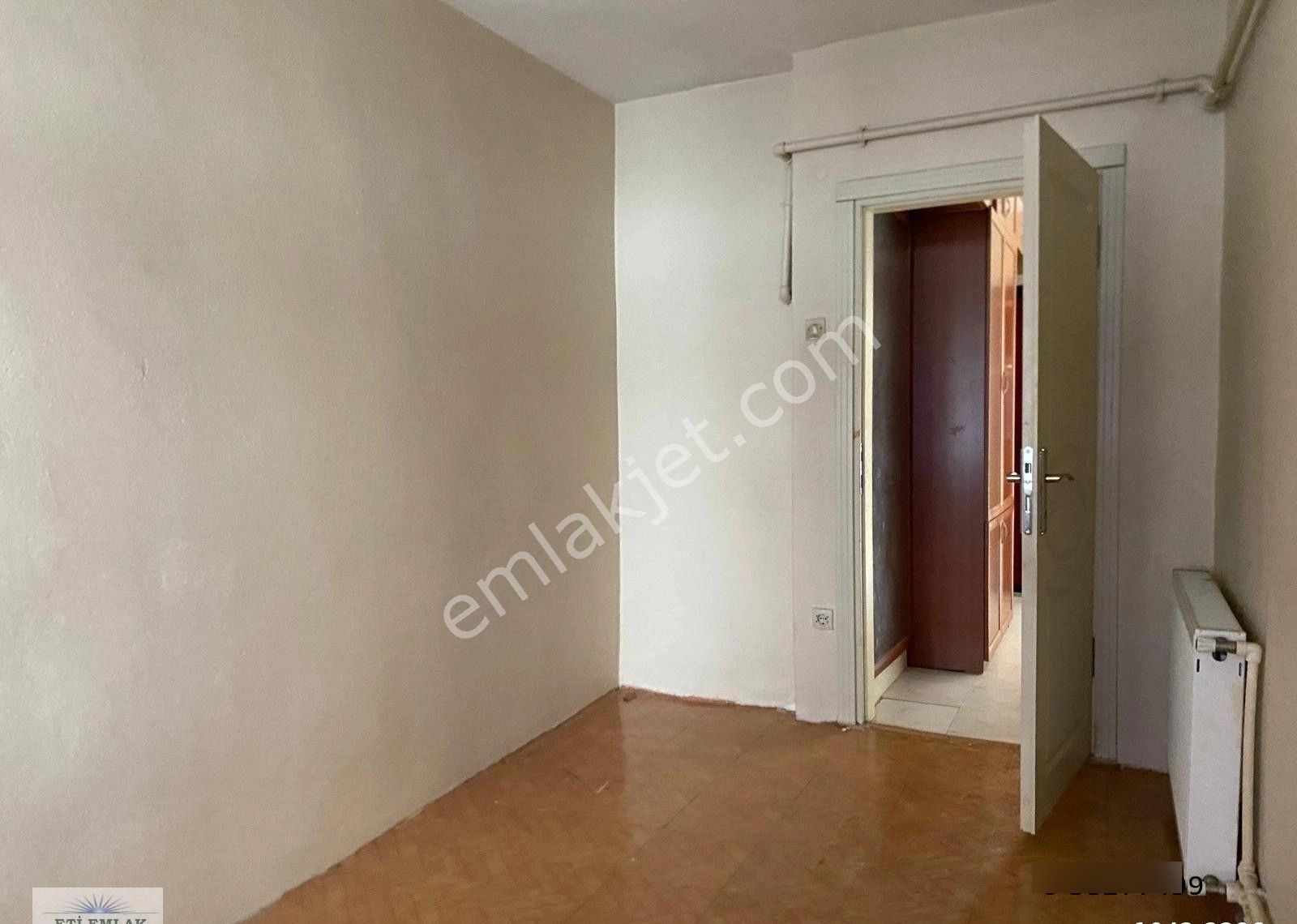 Eti'den Ortaköy'de Geniş 1+1 75m2 Kombili, Çift Cepheli Balkonlu 3. Kat Ferah Daire - Görsel 13
