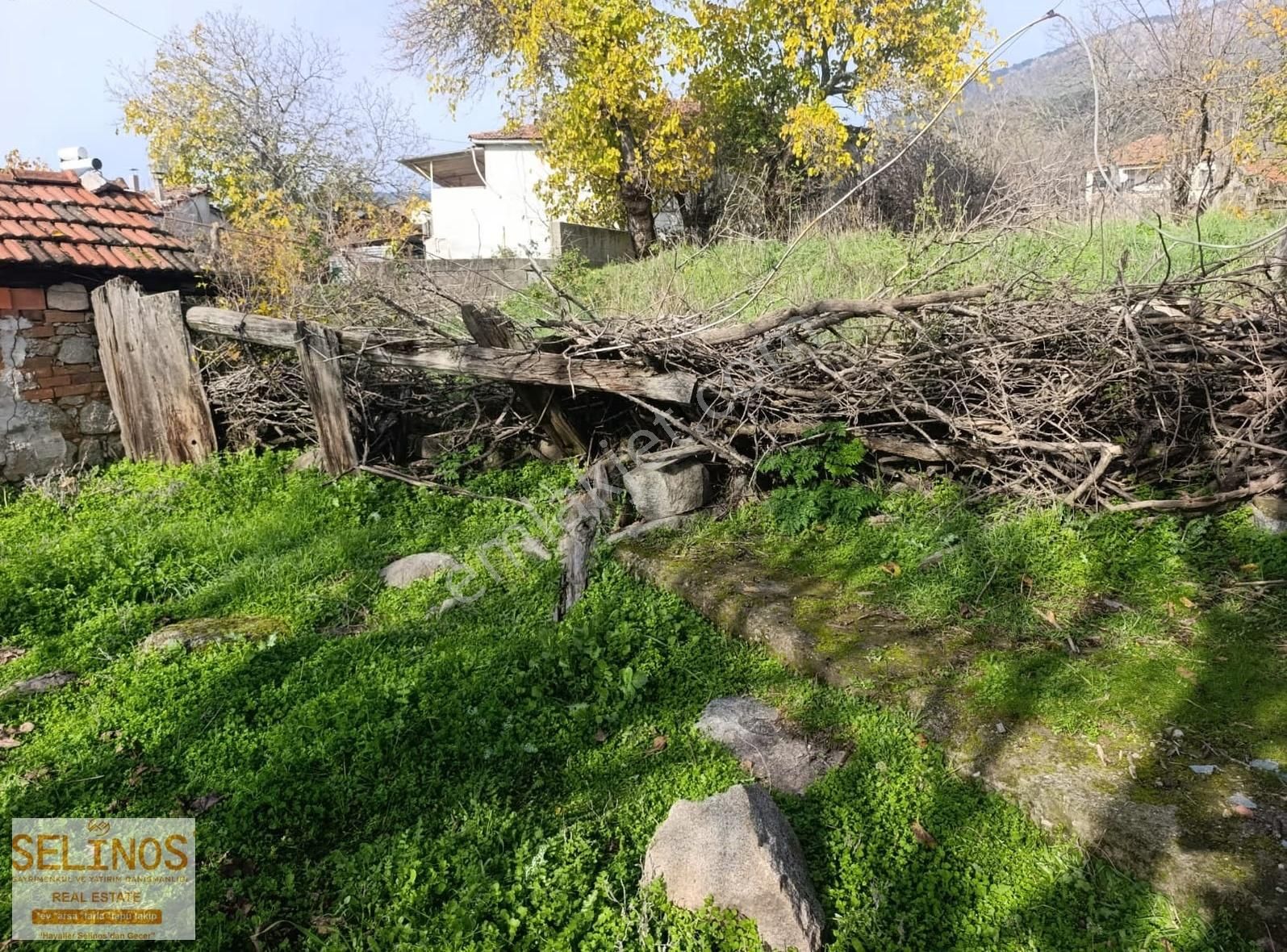 Bergama Hacıhamzalar Mevkiinde 402 M2 İmarlı Arsa