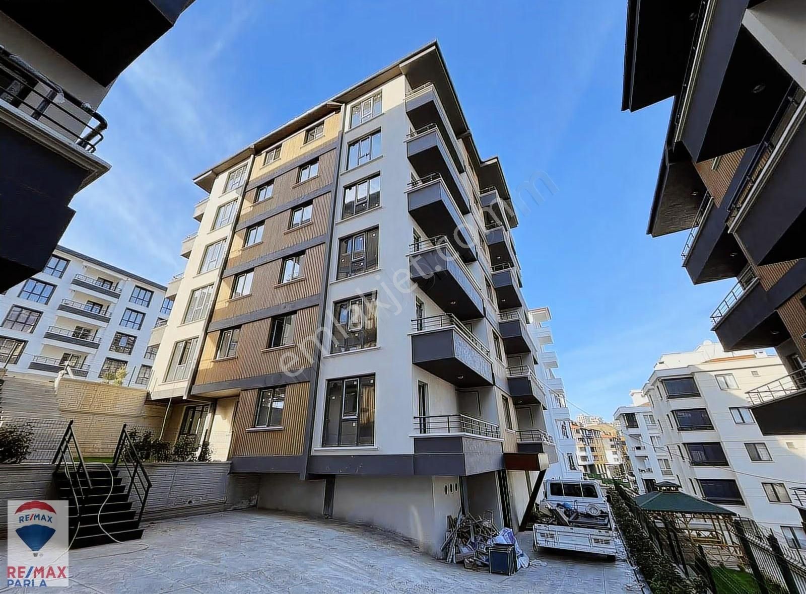 Her Türlü Ödeme Kolaylığı! Gülpark 5 Evlerinde Satılık 1+1 Daire - Görsel 6