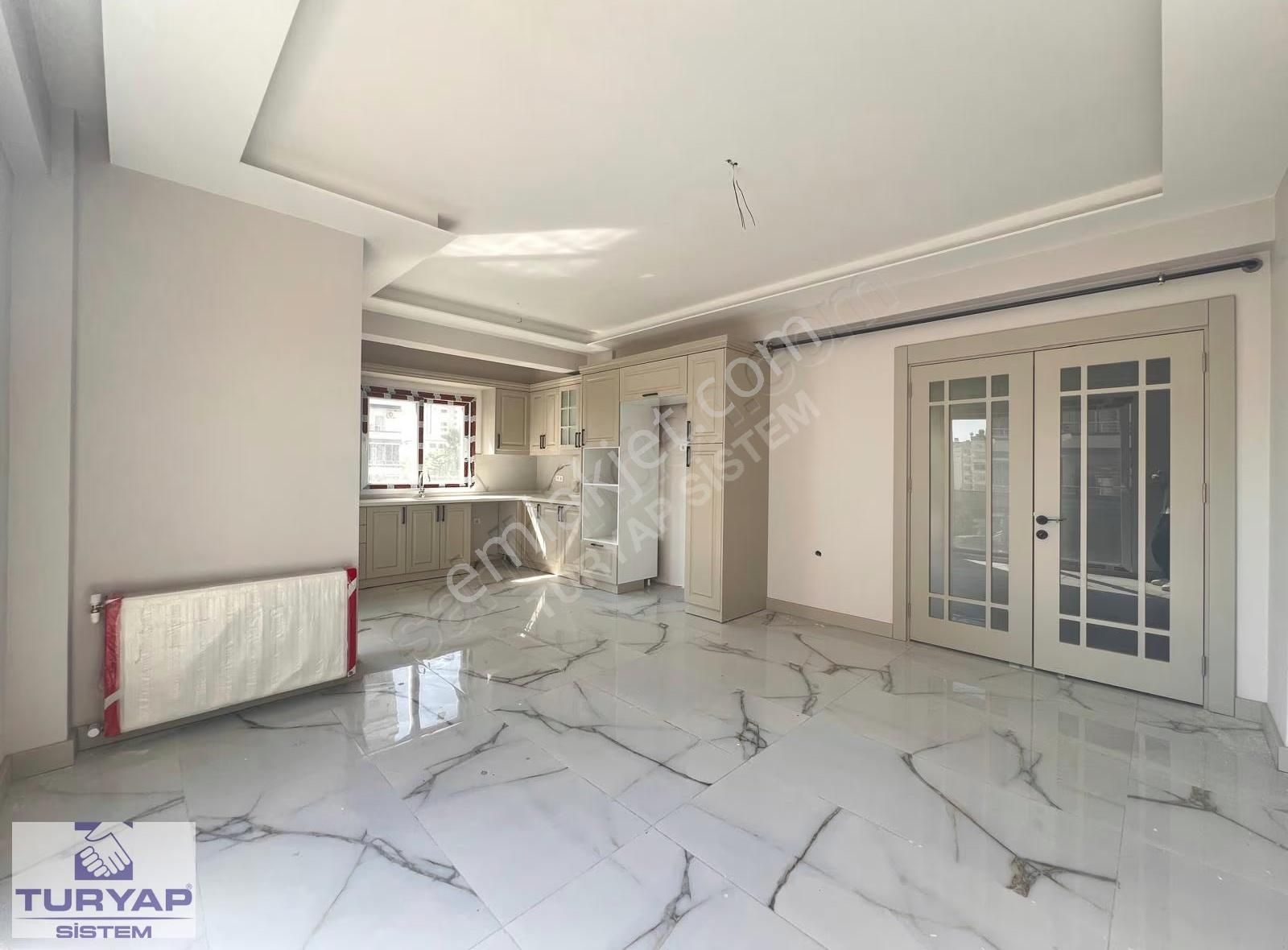 Mezitli'de Şık Tasarımlı Ve Mükemmel İşçilikli 2+1 - Görsel 4