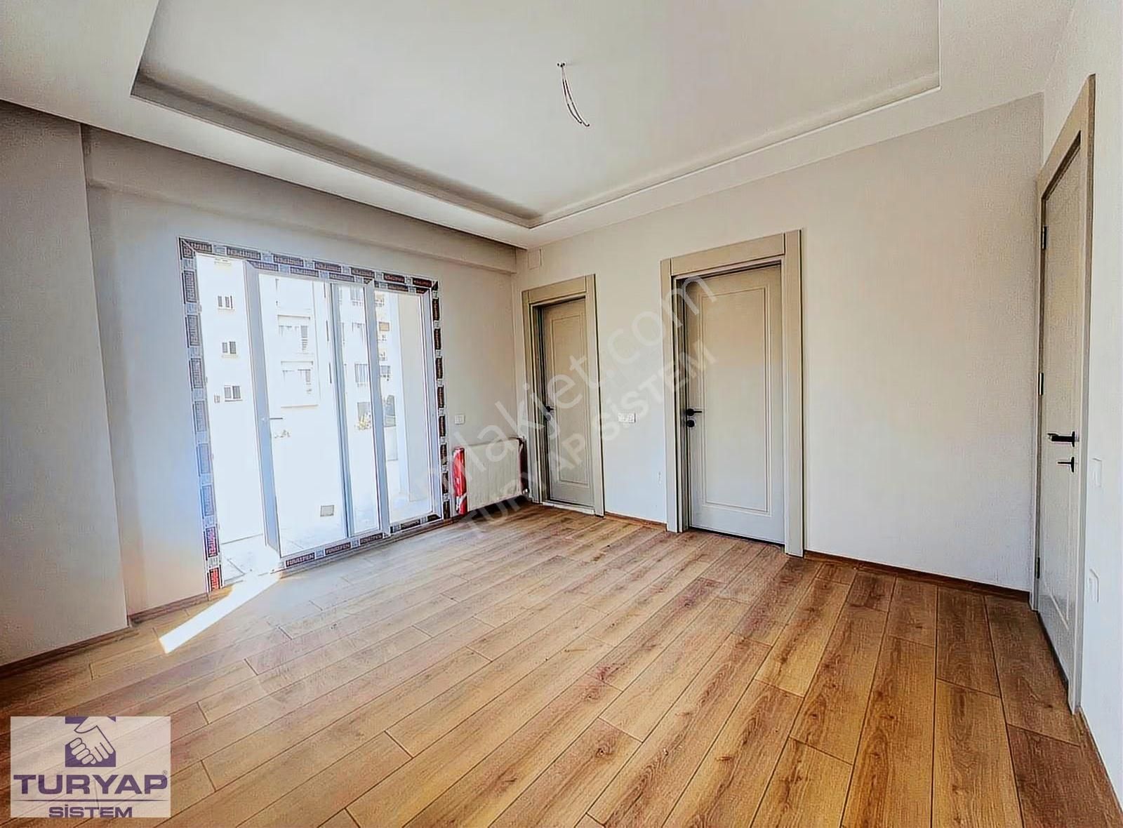 Mezitli'de Şık Tasarımlı Ve Mükemmel İşçilikli 2+1 - Görsel 3