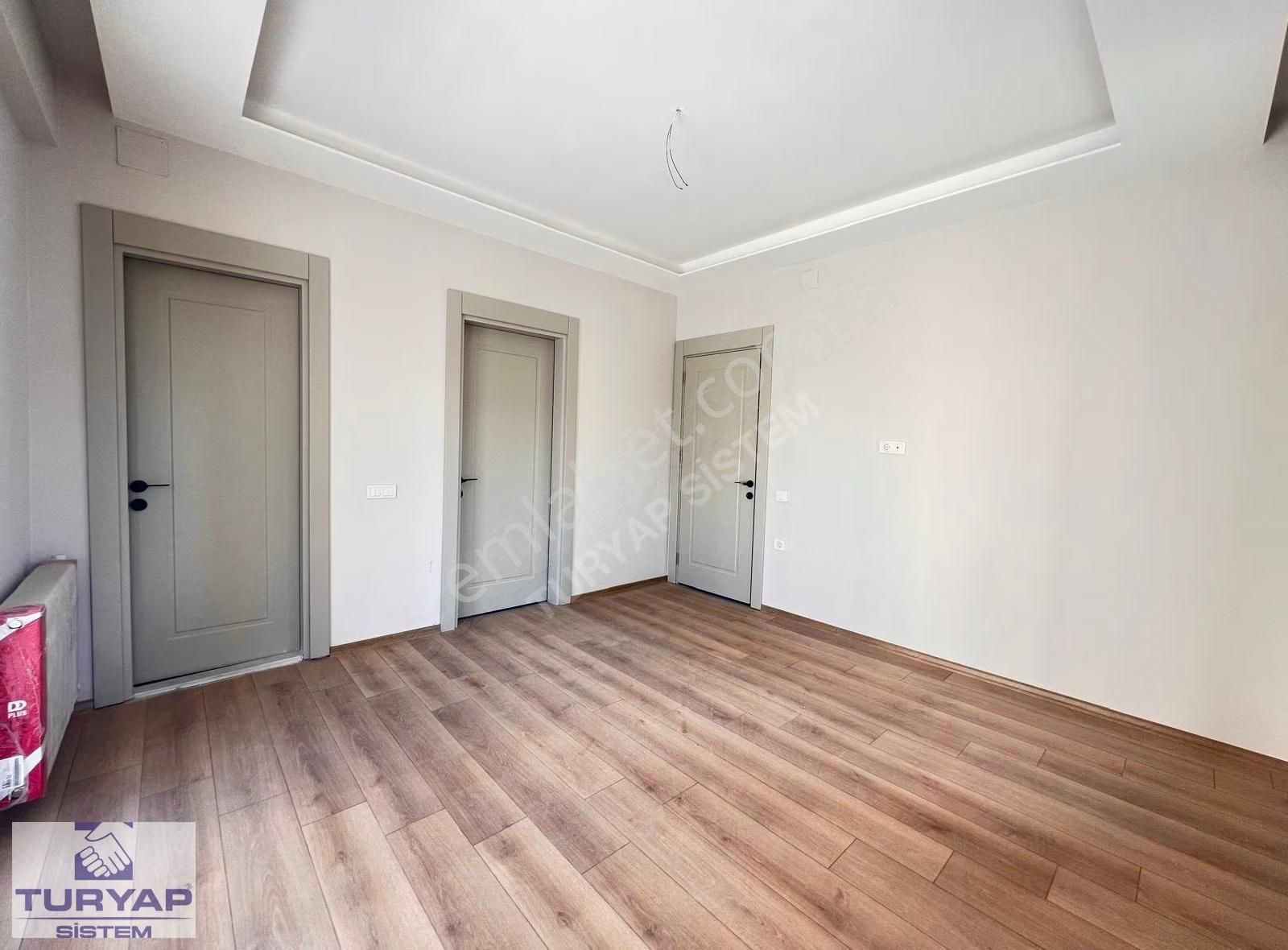 Mezitli'de Şık Tasarımlı Ve Mükemmel İşçilikli 2+1 - Görsel 2