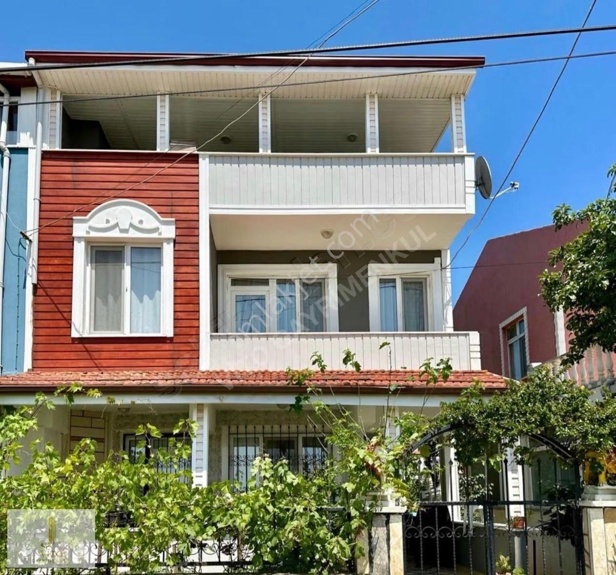 Krediye Uygun -- Kupon Konumda Satılık Triplex Villa
