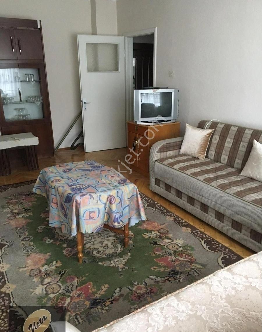 Merkezi Konumda Mobilyalı Ara Katta 3+1 Kiralık Daire - Görsel 19