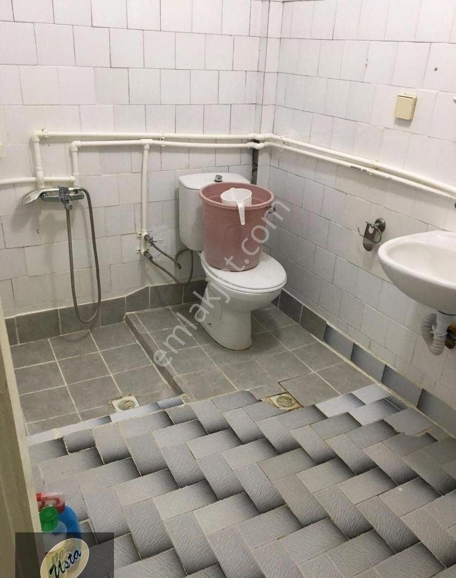 Merkezi Konumda Mobilyalı Ara Katta 3+1 Kiralık Daire - Görsel 5