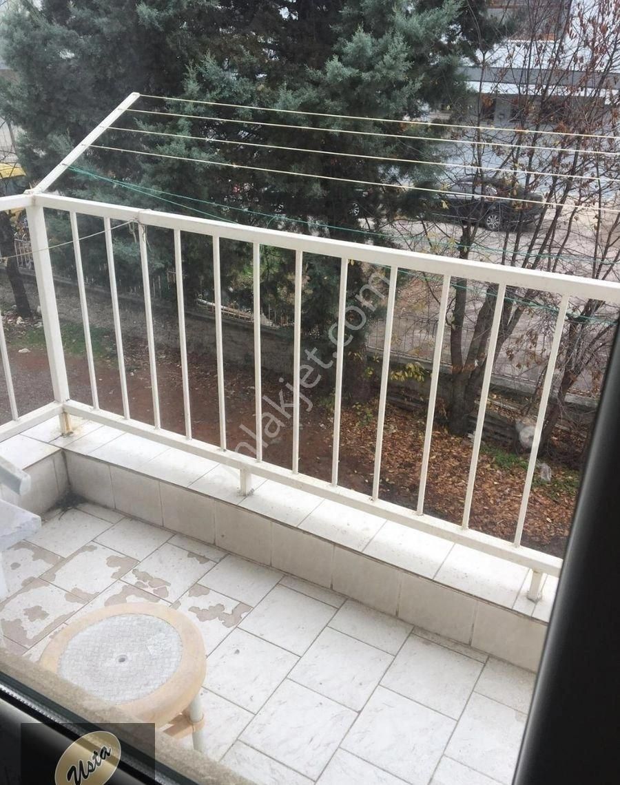 Merkezi Konumda Mobilyalı Ara Katta 3+1 Kiralık Daire - Görsel 7