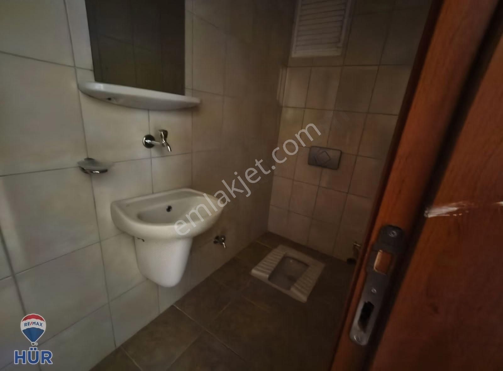 Remax-hür Fatma Yıldız Dan Korucuk İdeal Kent Te Kiralık 2+1 - Görsel 4