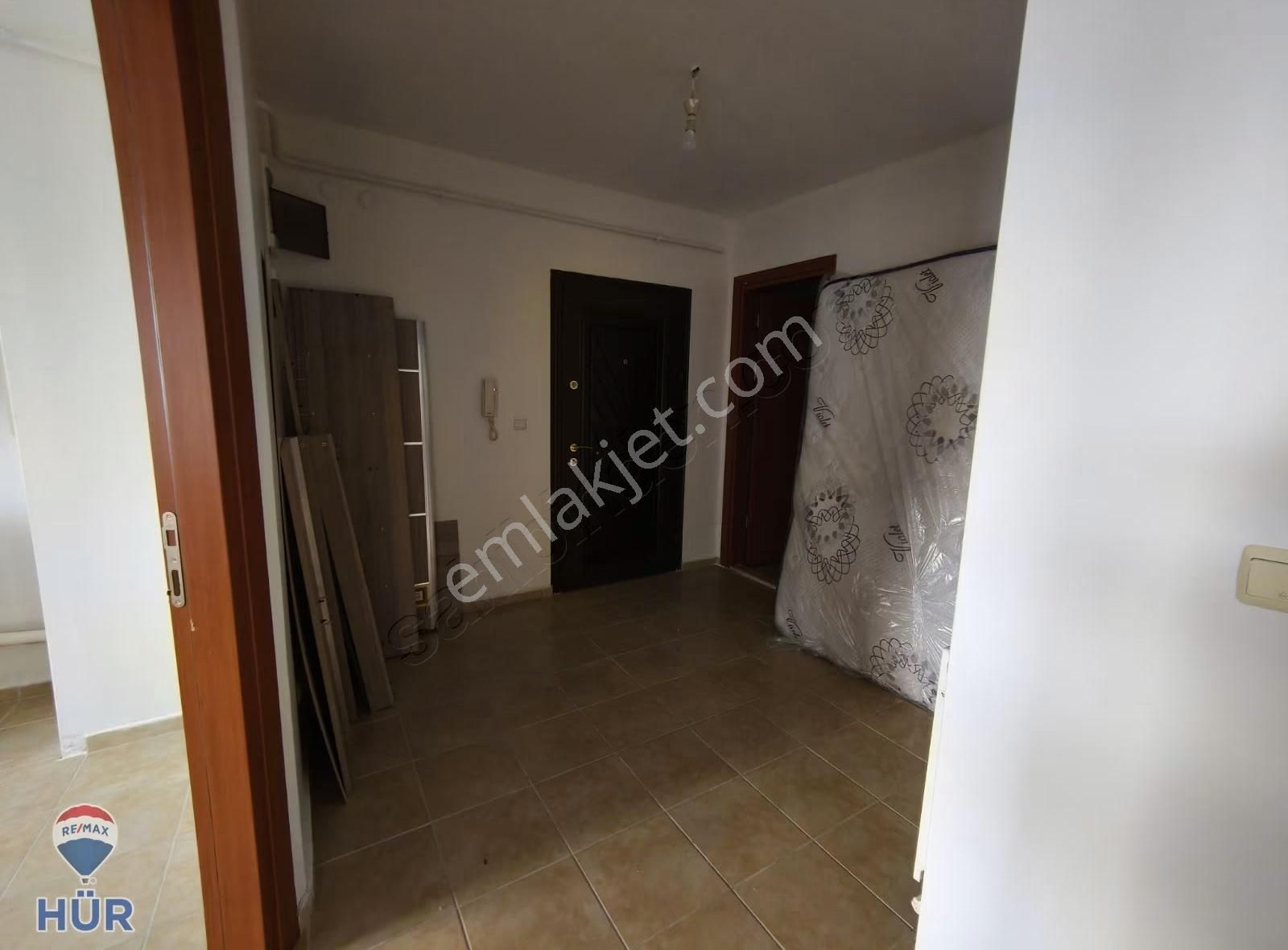 Remax-hür Fatma Yıldız Dan Korucuk İdeal Kent Te Kiralık 2+1 - Görsel 5