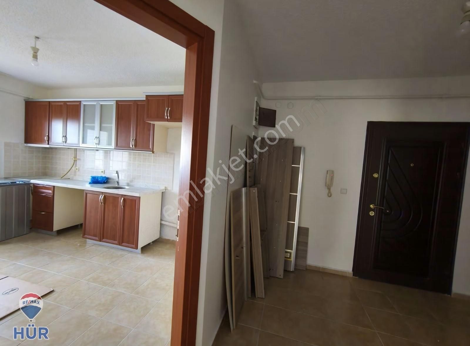 Remax-hür Fatma Yıldız Dan Korucuk İdeal Kent Te Kiralık 2+1 - Görsel 3