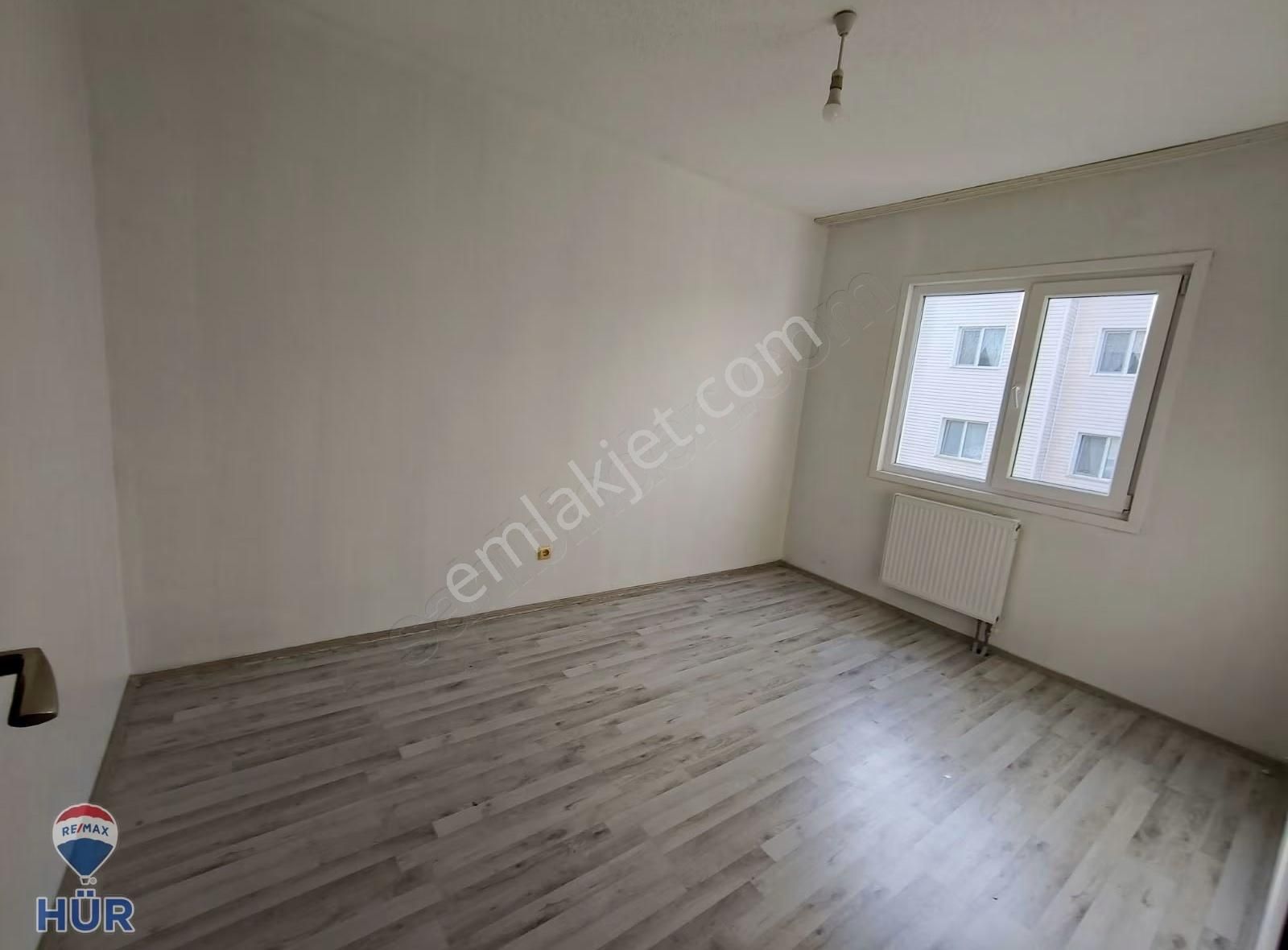 Remax-hür Fatma Yıldız Dan Korucuk İdeal Kent Te Kiralık 2+1 - Görsel 2