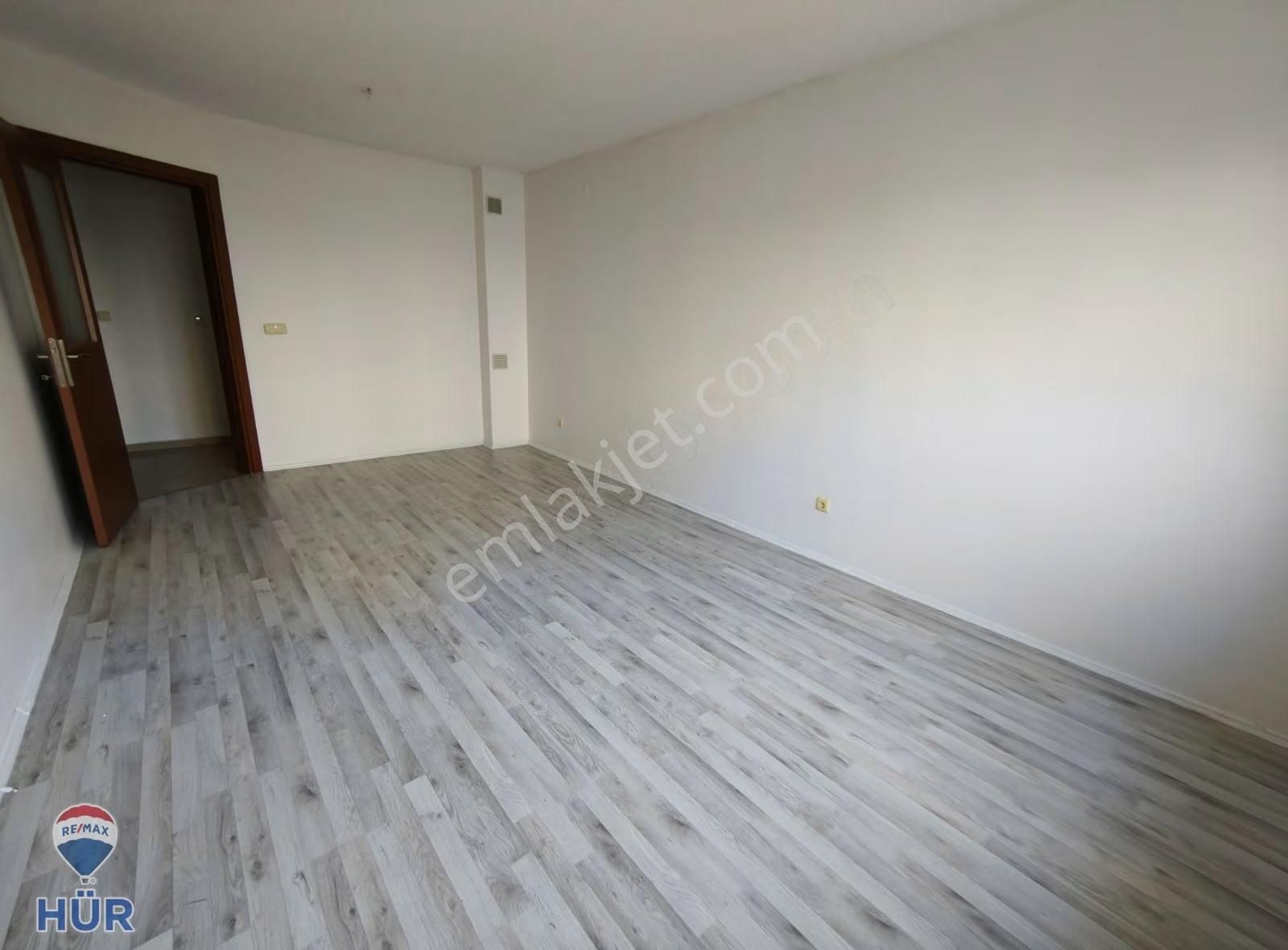 Remax-hür Fatma Yıldız Dan Korucuk İdeal Kent Te Kiralık 2+1 - Görsel 11