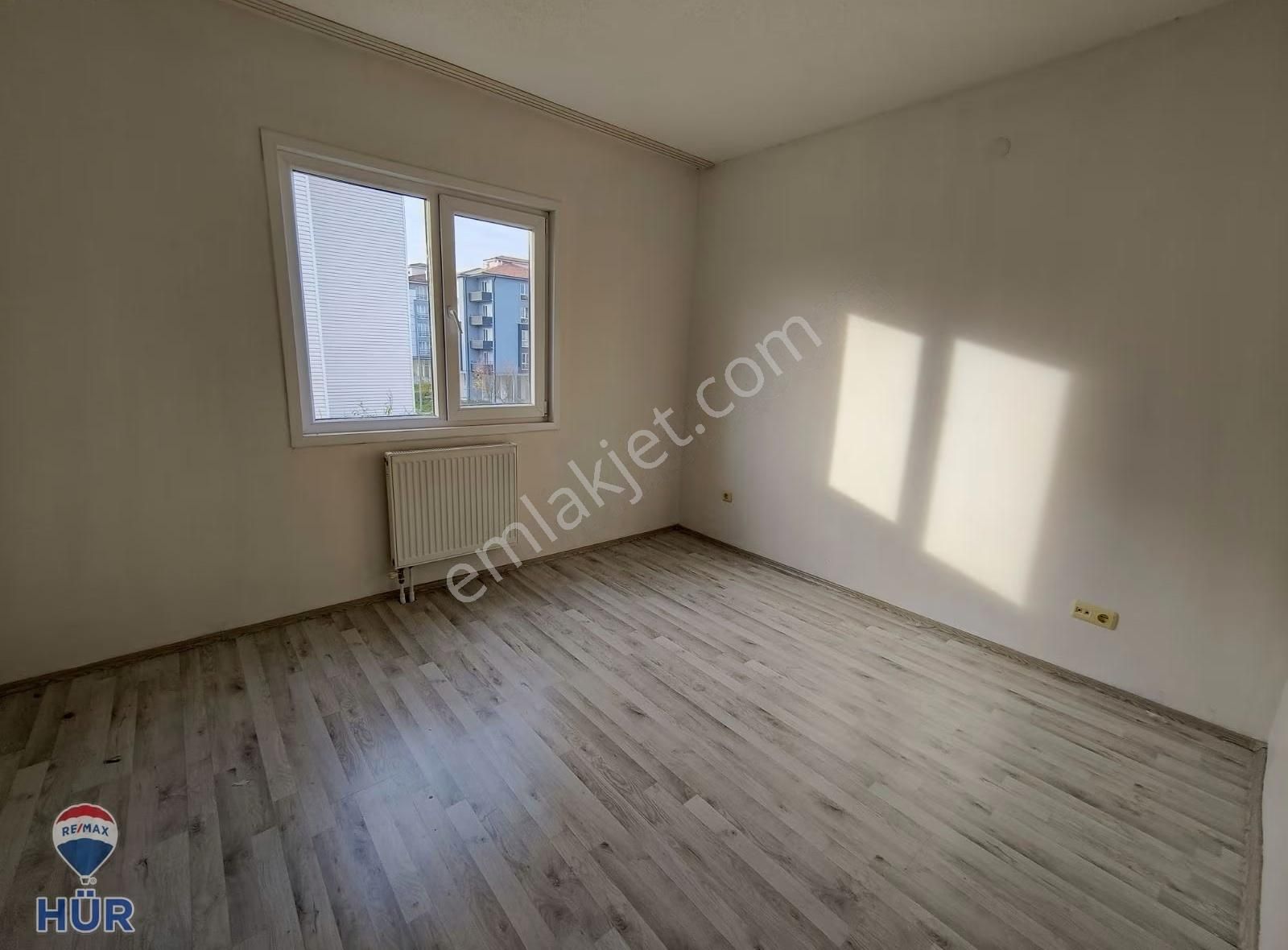 Remax-hür Fatma Yıldız Dan Korucuk İdeal Kent Te Kiralık 2+1 - Görsel 12