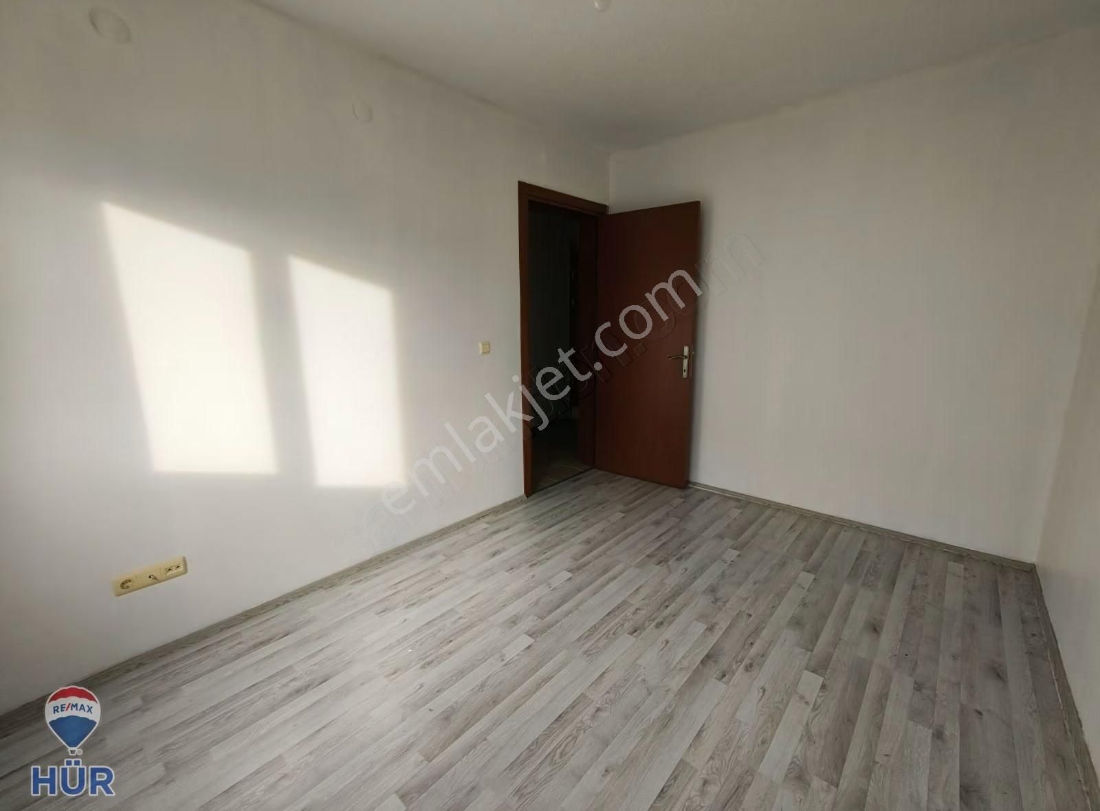 Remax-hür Fatma Yıldız Dan Korucuk İdeal Kent Te Kiralık 2+1 - Görsel 8