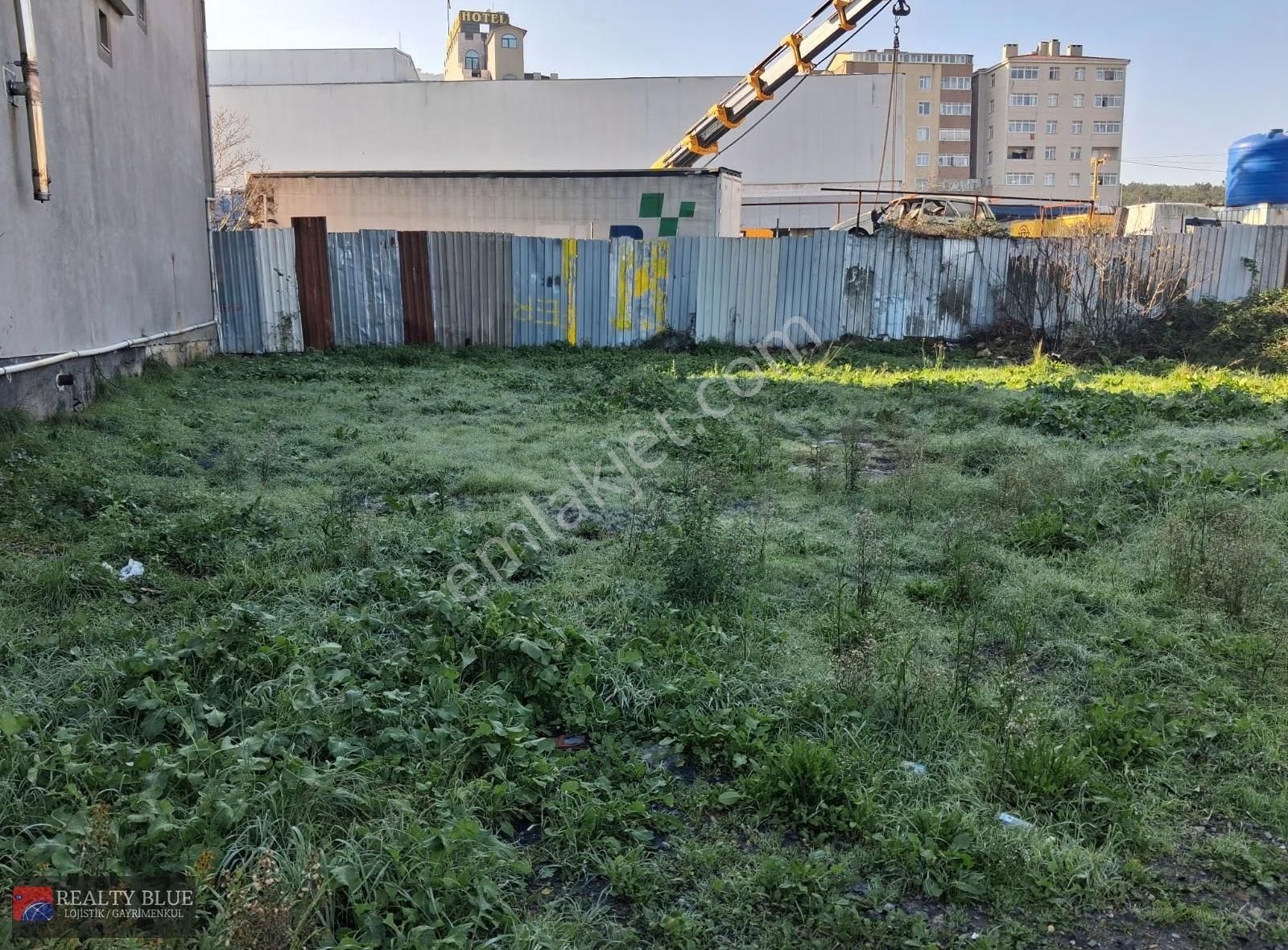 Ferhatpaşada 800m2 Kiralık Arsa