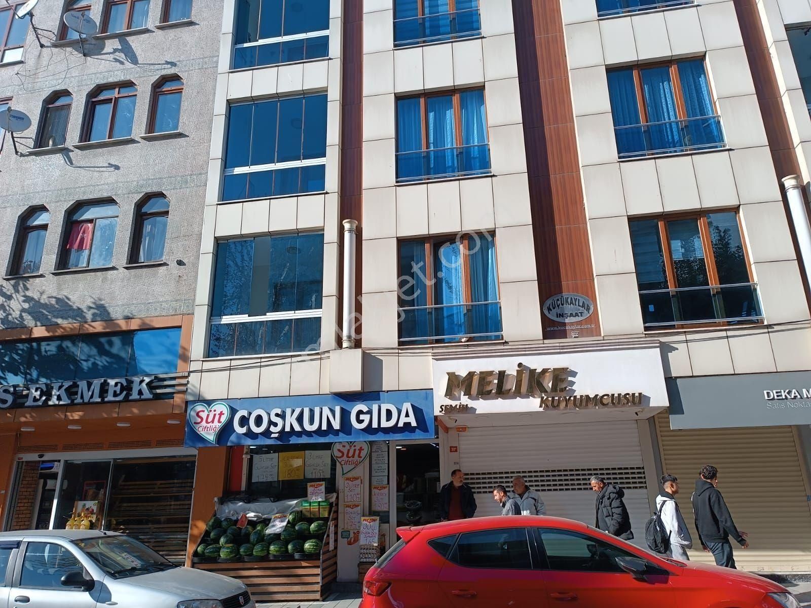 B.evler Siyavuşpaşa Cad. Üstünde 12 Binada 3+1 110m2 1.kat