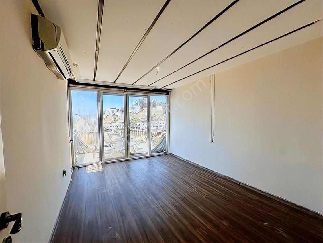 Bodrum Umurça Mevkiinde Kale Ve Deniz Manzaralı Müstakil Villa - Görsel 27