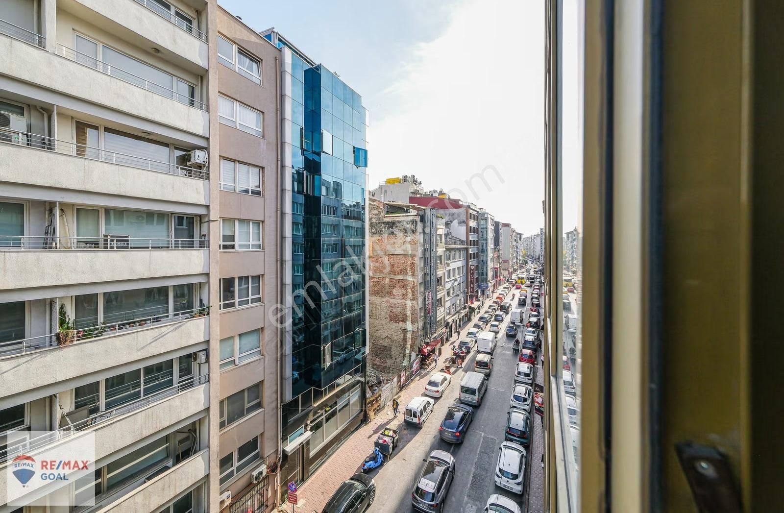 Remax Şirvan'dan Şişli'de Ana Cadde Üzerinde Satılık 3+1 Daire - Görsel 24
