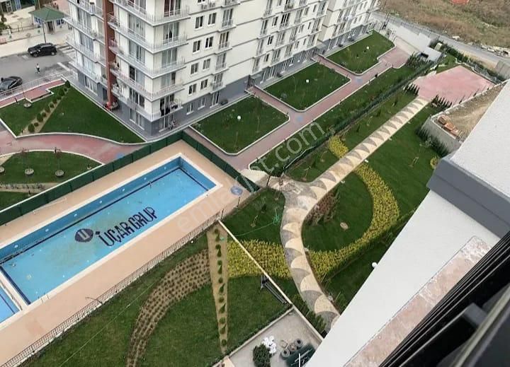 Metrobüsün Dibinde Acil Satılık Site İçerisinde 2+1