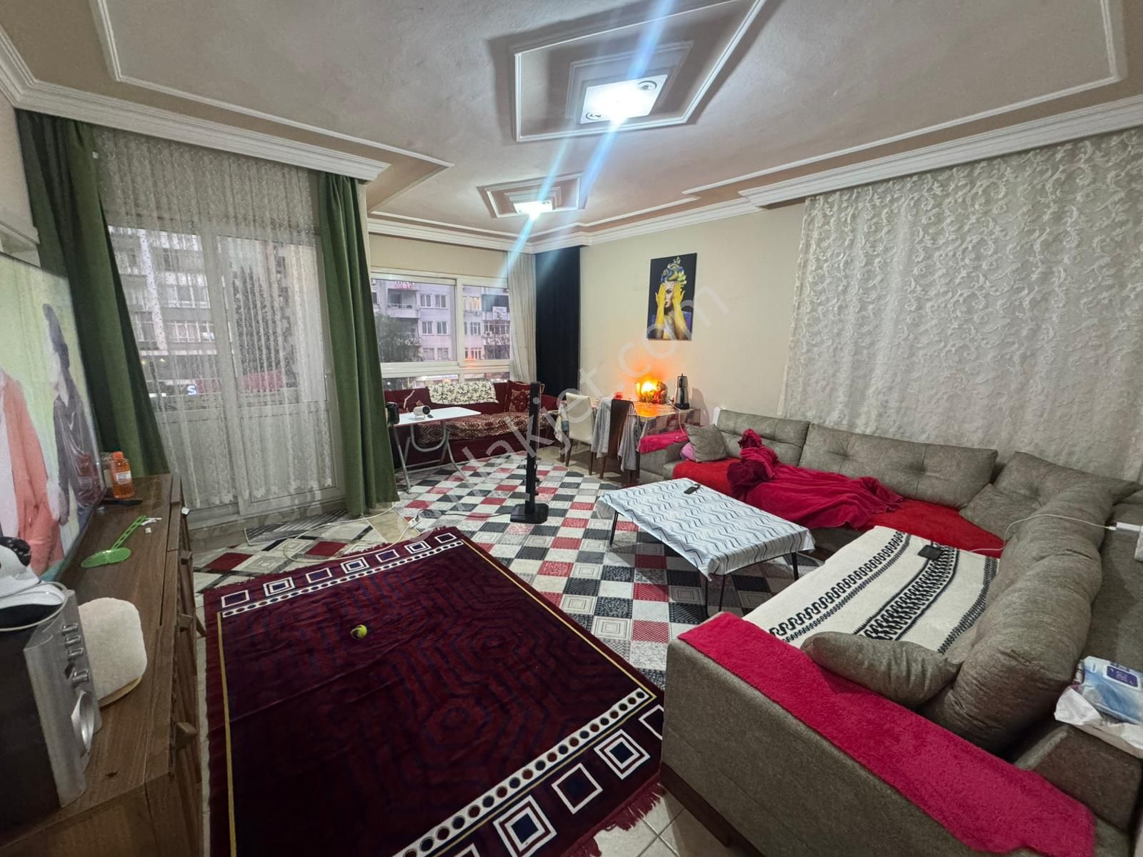 Ergün'den Gmk Üzerinde Ara Kat Fırsat Gerçek 3+1 Satılık Daire