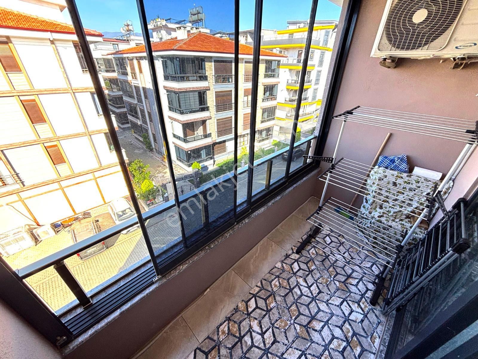 Akçay'da Doktorlar Sitesi Mevkinde 3+1 Ayrı Mutfak Asansörlü Satılık Daire - Görsel 11