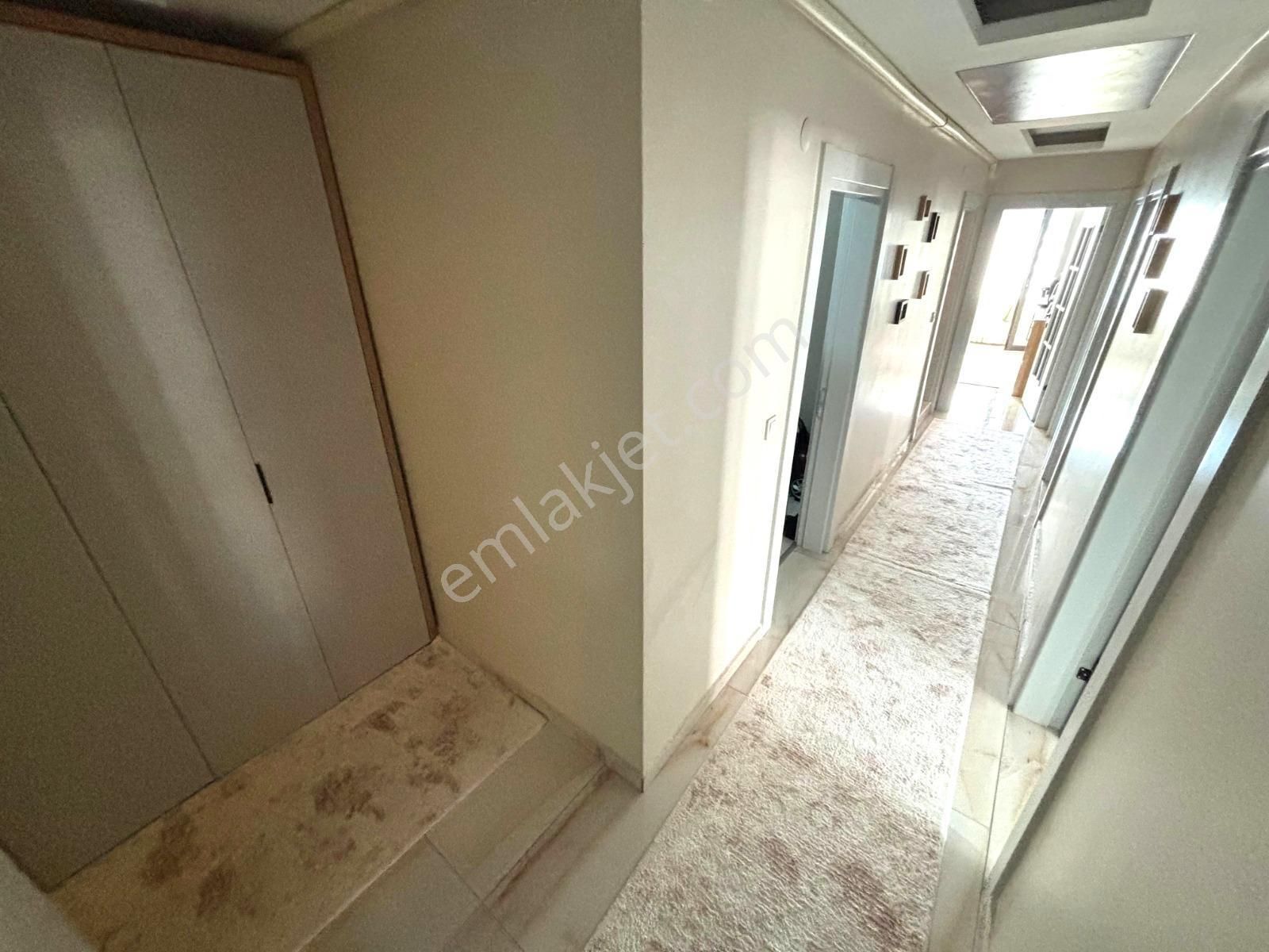 Akçay'da Doktorlar Sitesi Mevkinde 3+1 Ayrı Mutfak Asansörlü Satılık Daire - Görsel 4