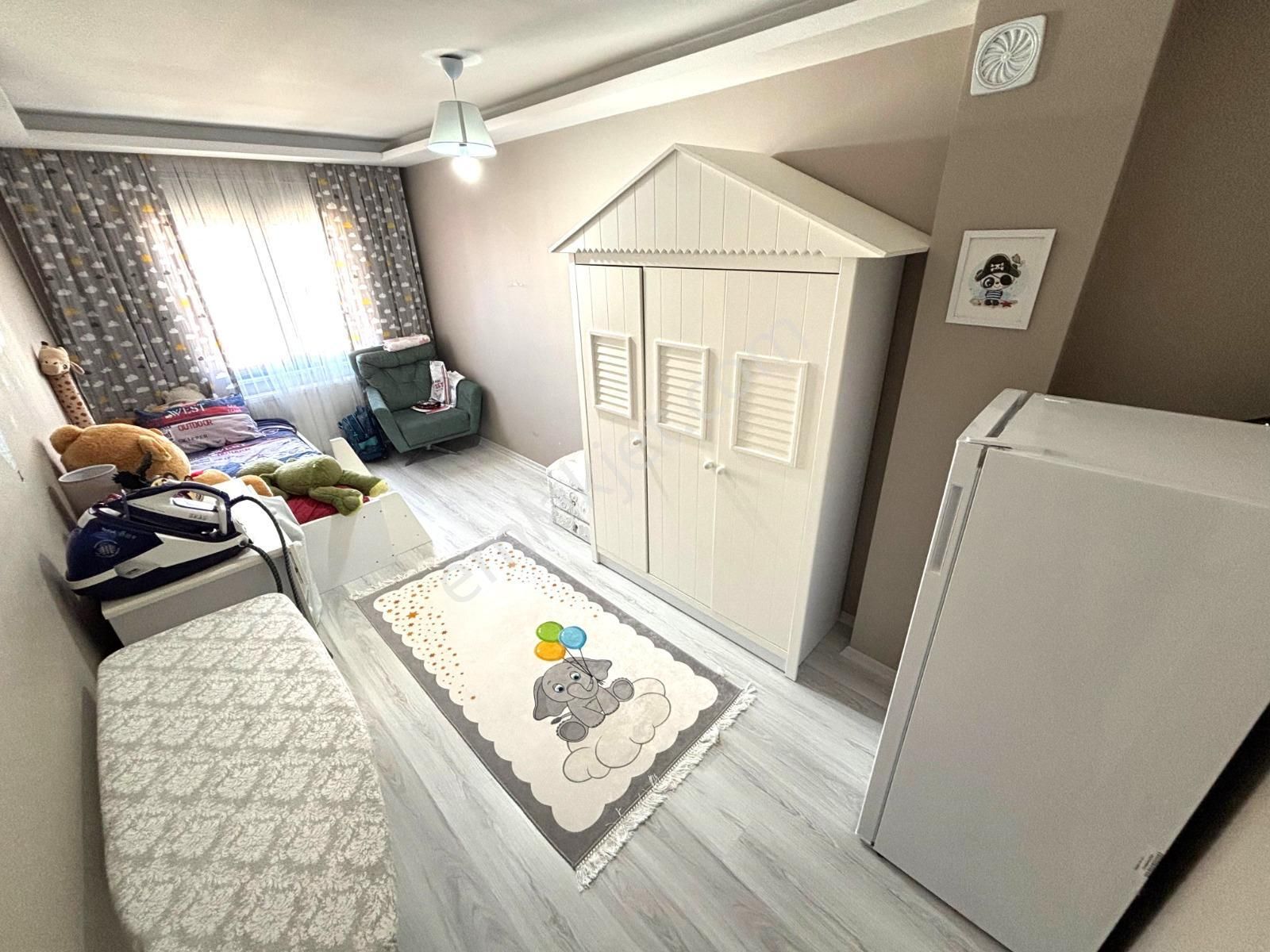 Akçay'da Doktorlar Sitesi Mevkinde 3+1 Ayrı Mutfak Asansörlü Satılık Daire - Görsel 8