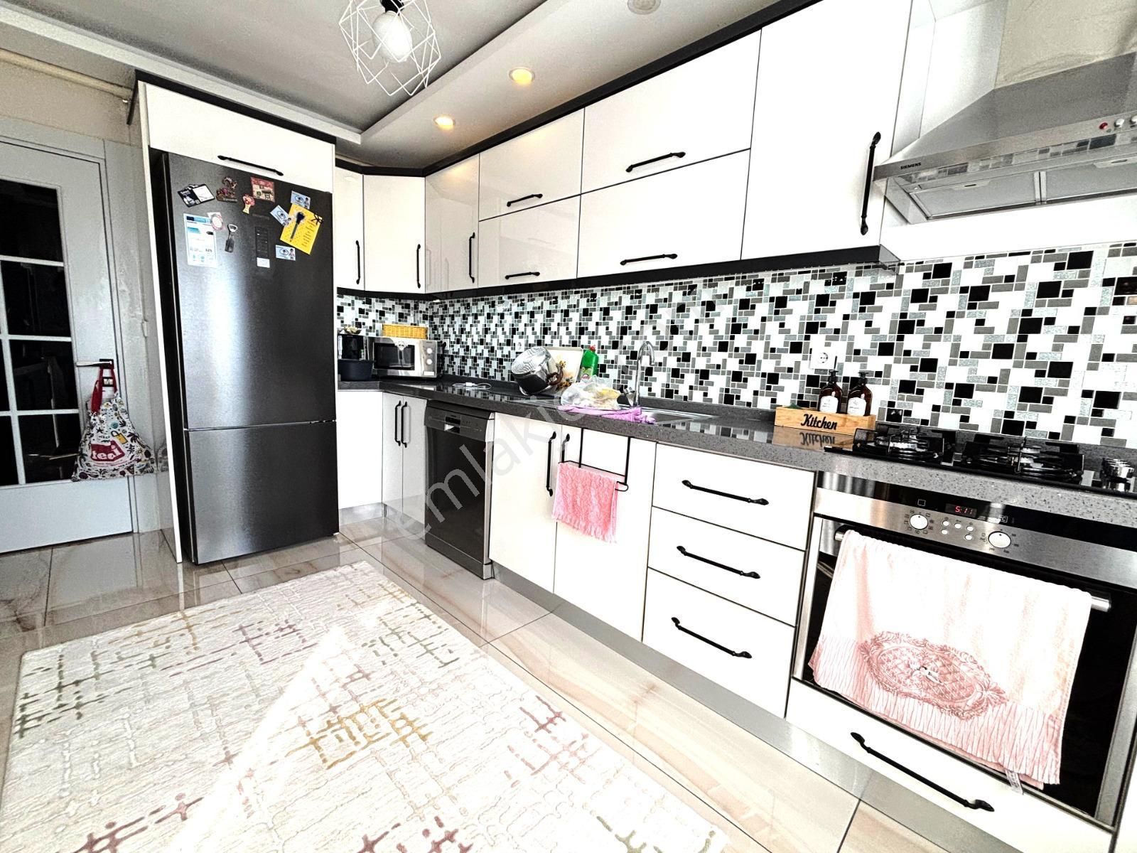 Akçay'da Doktorlar Sitesi Mevkinde 3+1 Ayrı Mutfak Asansörlü Satılık Daire - Görsel 25