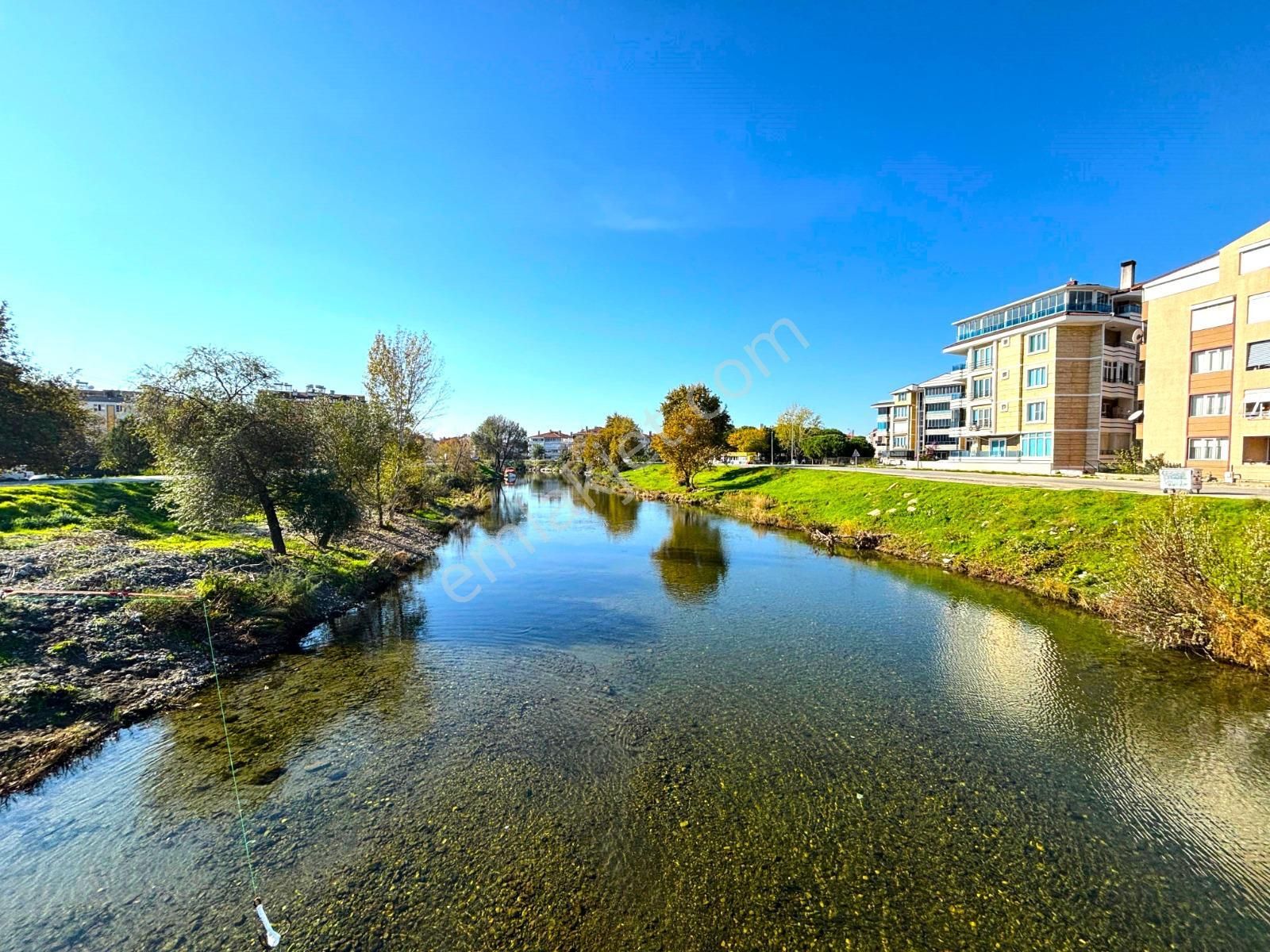 Akçay'da Doktorlar Sitesi Mevkinde 3+1 Ayrı Mutfak Asansörlü Satılık Daire - Görsel 34