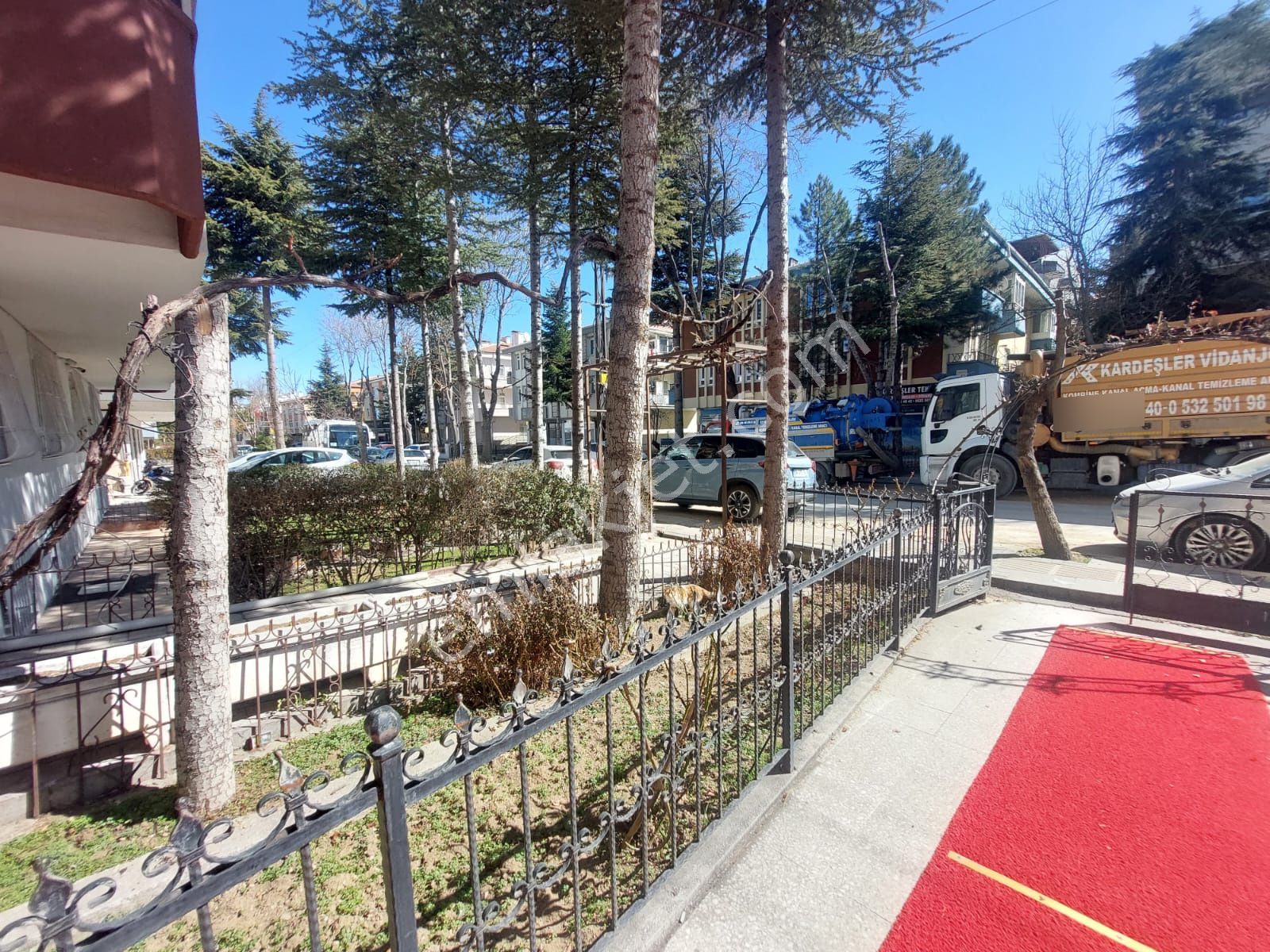 Sahibinden Şeftali Sok. Köşe Konumda 3 Katlı Bir Apartmanın 2 Nci Katı