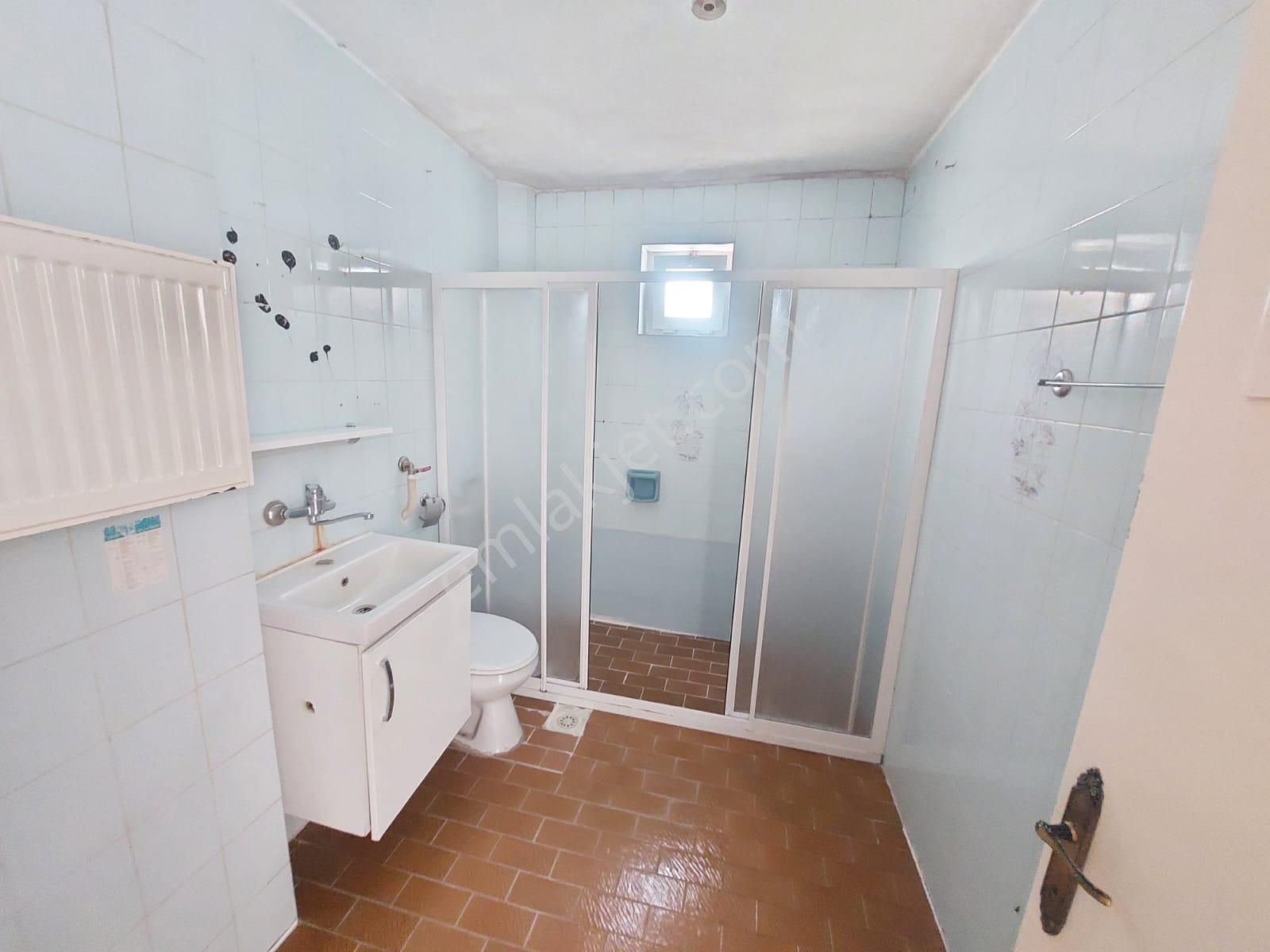 Sahibinden Şeftali Sok. Köşe Konumda 3 Katlı Bir Apartmanın 2 Nci Katı - Görsel 15