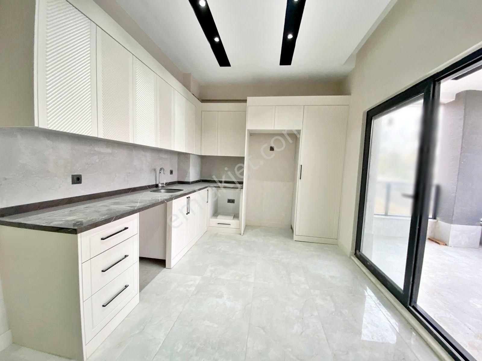 Göktürk'te Giyinme Odalı Ebeveyn Banyolu Masrafsız Lüx 2.5+1 - Görsel 3