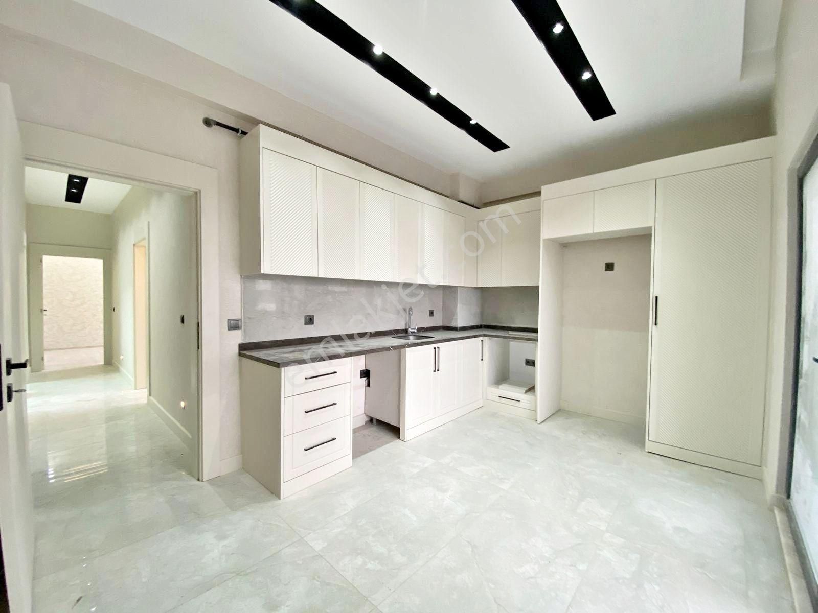 Göktürk'te Giyinme Odalı Ebeveyn Banyolu Masrafsız Lüx 2.5+1