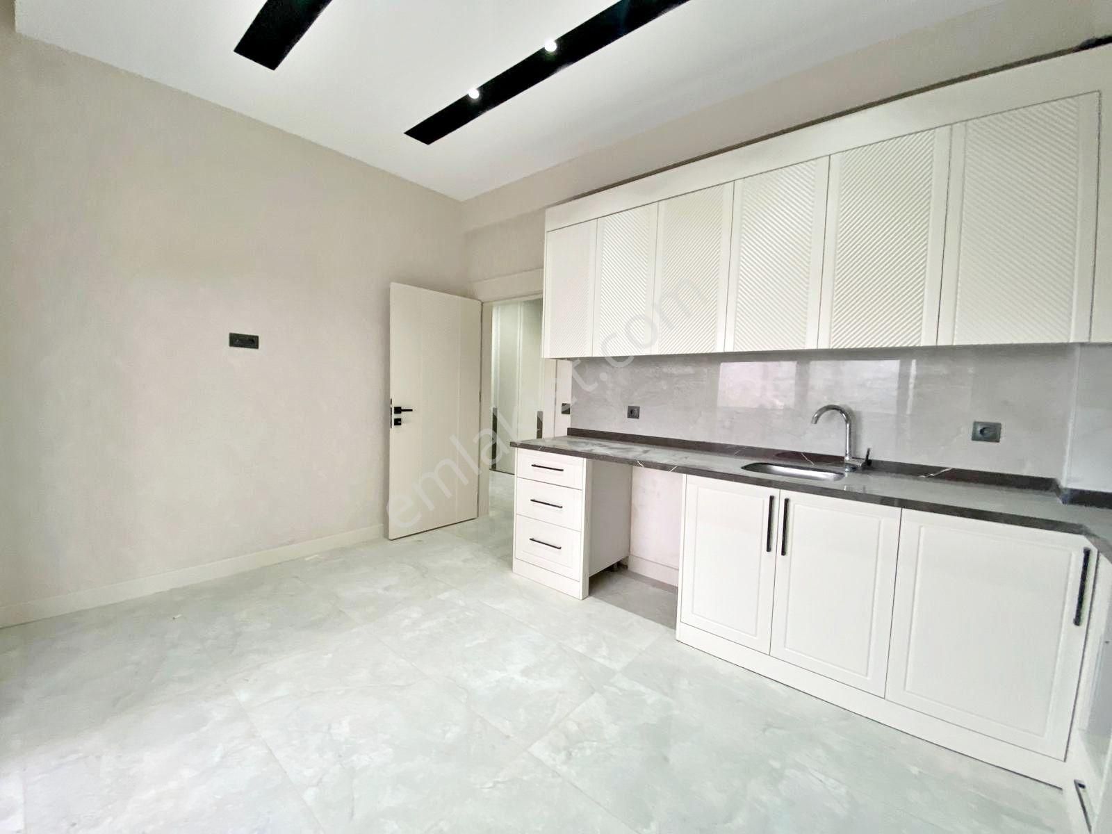 Göktürk'te Giyinme Odalı Ebeveyn Banyolu Masrafsız Lüx 2.5+1 - Görsel 2