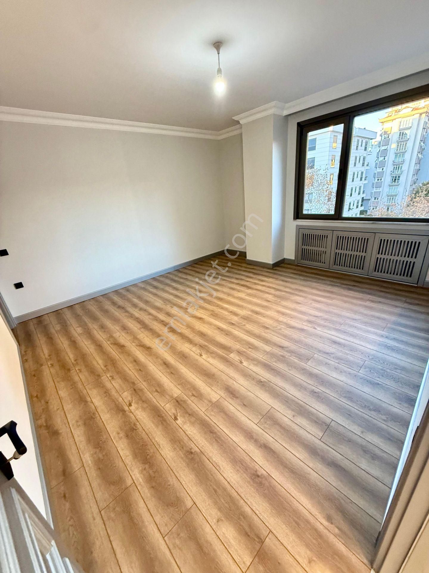 Konut Ve Ticari'den Göztepe'de İçi Yenilenmiş Net 145 M2 Satılık 4+1 Daire - Görsel 24