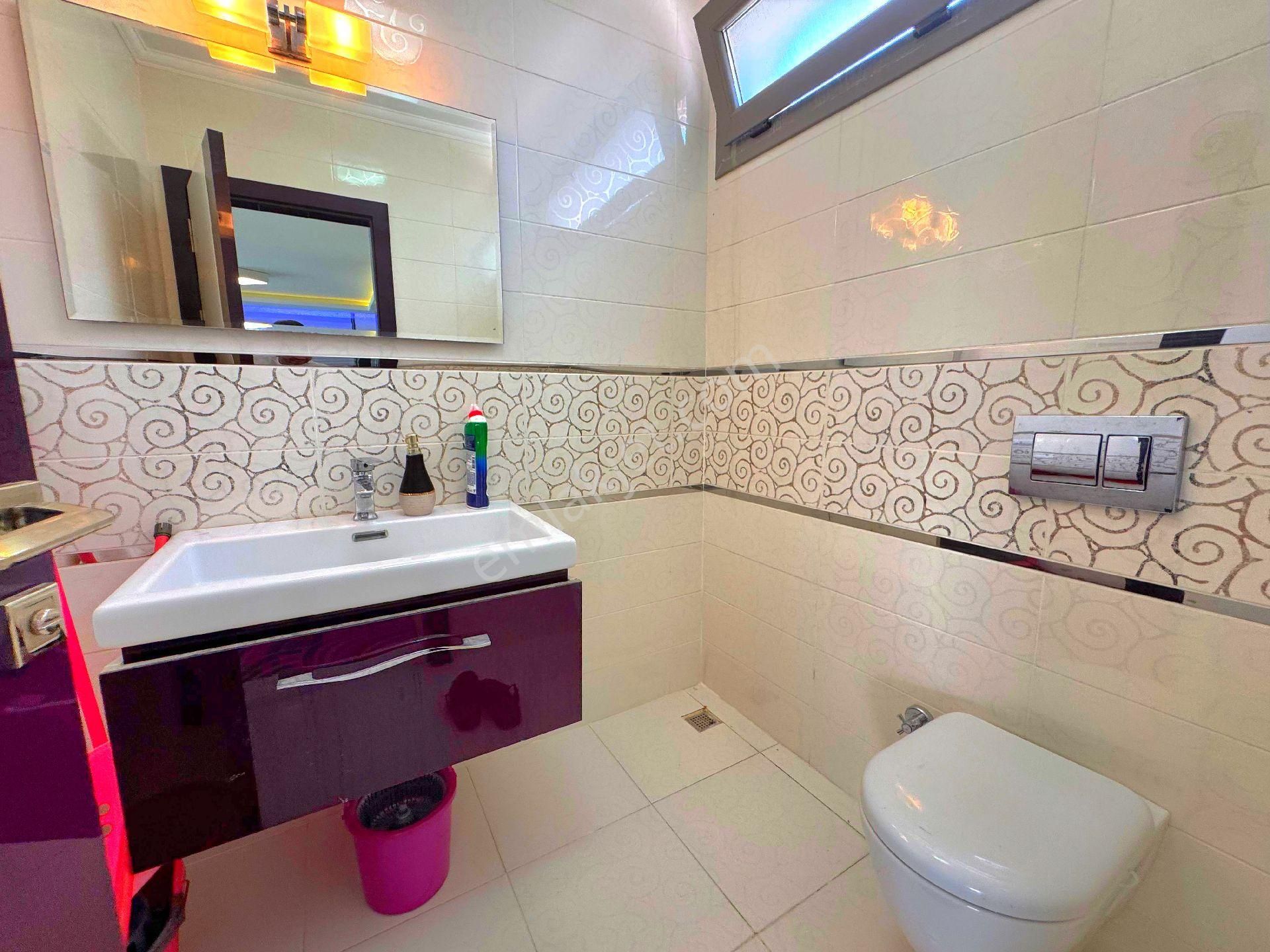 Ata Emlak'tan Plaja Ve Avm'lere Yakın Havuzlu Sitede Tek Müstakil Bahçeli Villa - Görsel 34