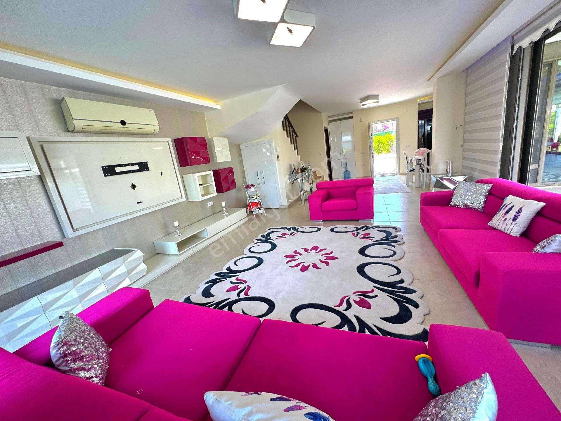 Ata Emlak'tan Plaja Ve Avm'lere Yakın Havuzlu Sitede Tek Müstakil Bahçeli Villa - Görsel 32