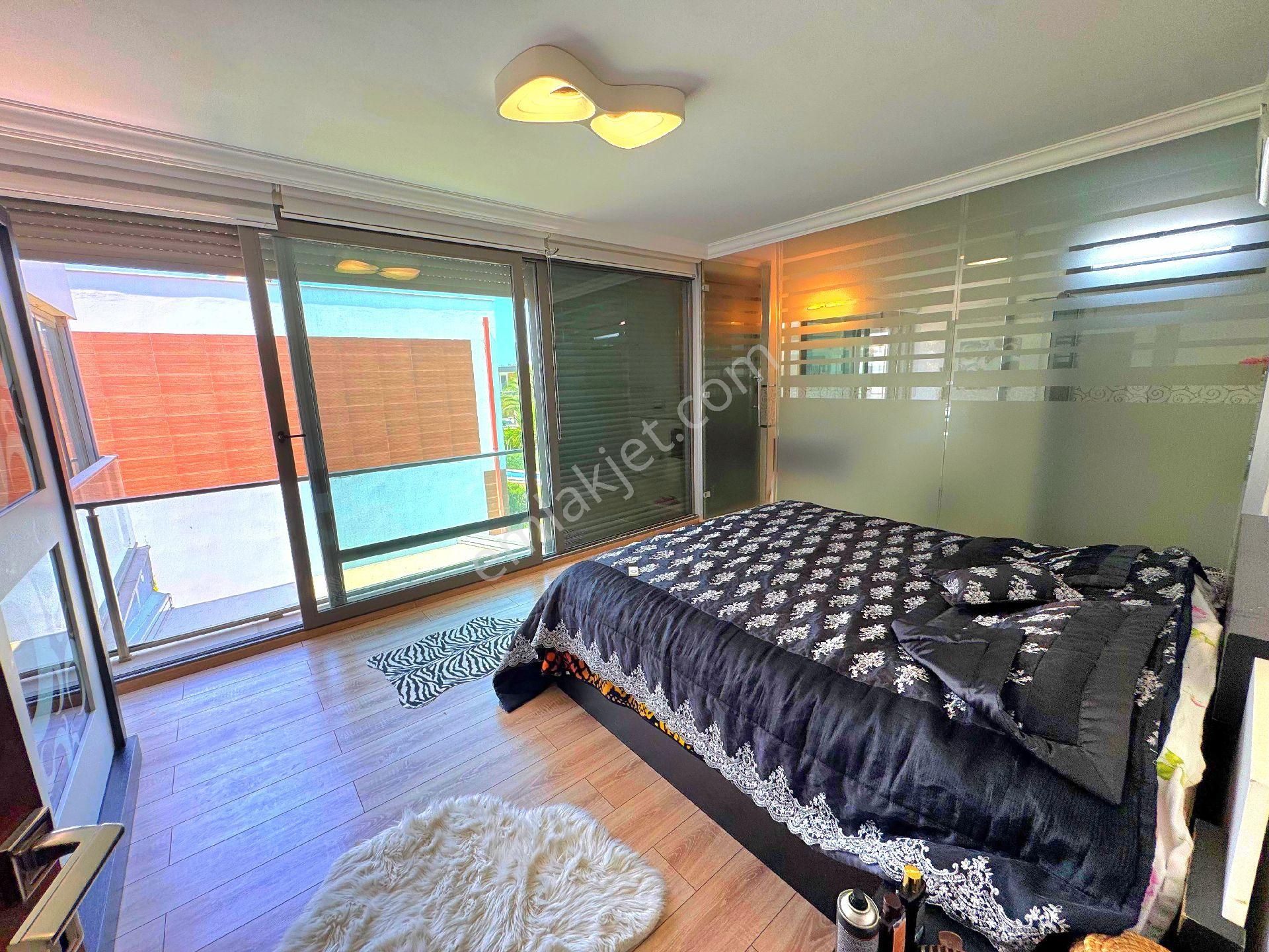 Ata Emlak'tan Plaja Ve Avm'lere Yakın Havuzlu Sitede Tek Müstakil Bahçeli Villa - Görsel 20