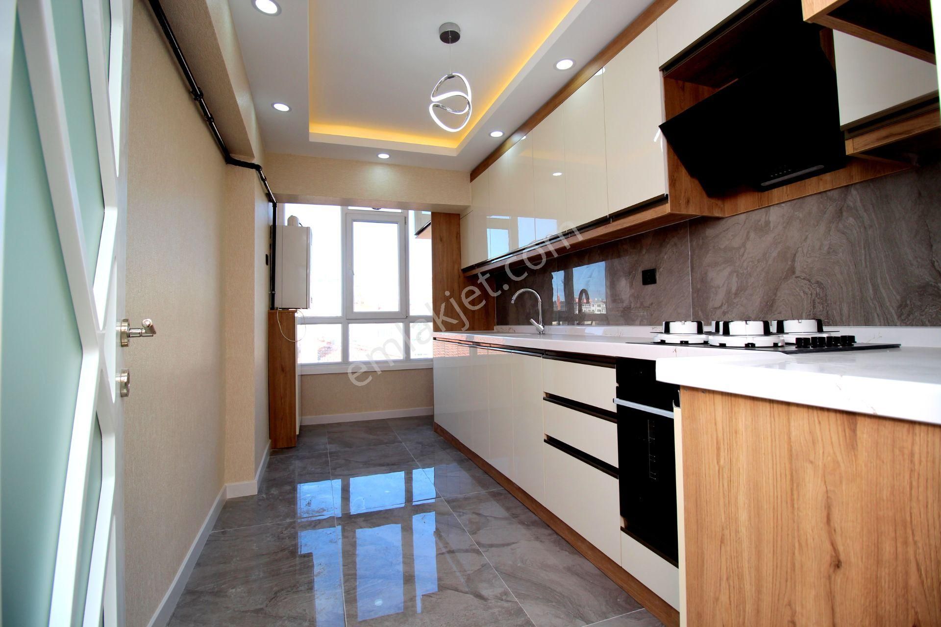 Emre Emlaktan Süvari Mahallesinde Full+full Yapılı Masrafsız **boş** Satılık 3+1 Daire