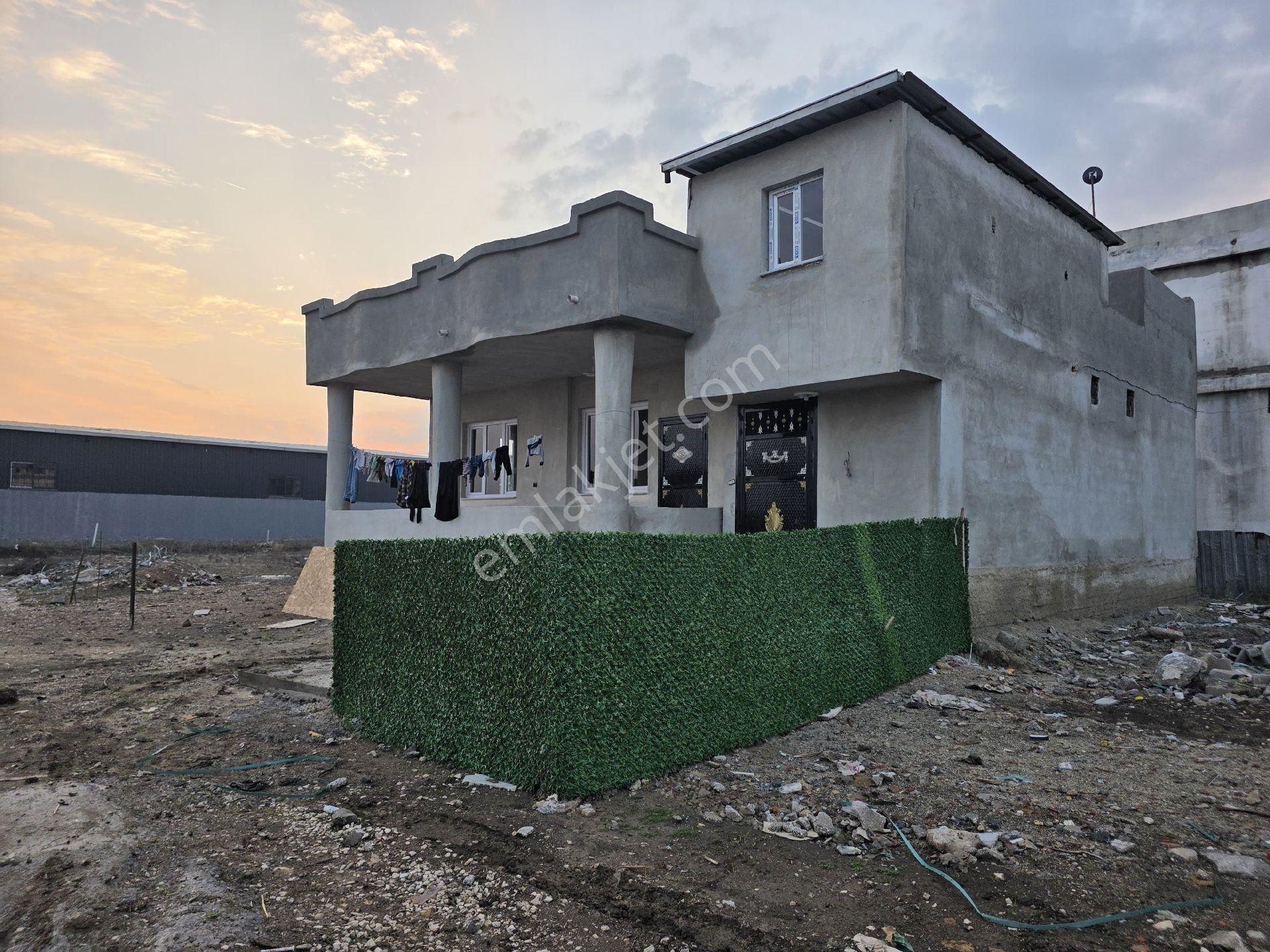 Güzelevler Mahallesi'nde 1 Katlı Müstakil Ev Yeni Yapı - Görsel 2