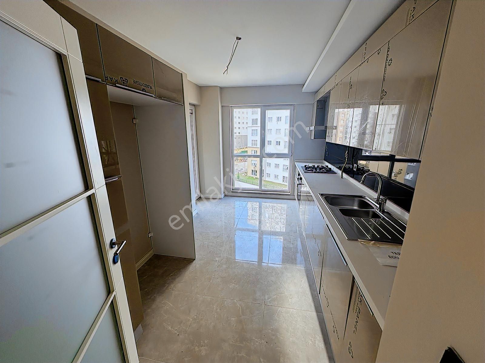 Referans Bahçeşehir 3+1 Kısa Kat Kolejler Bölgesi Fırsat Daire - Görsel 3